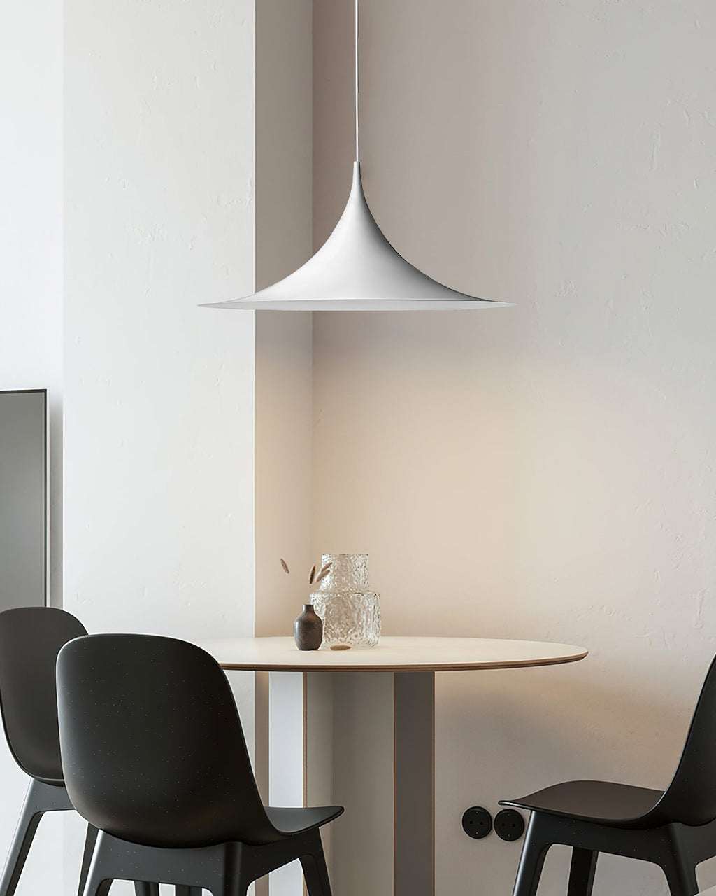 Trumpet Aluminum Pendant Lamp — product view 4