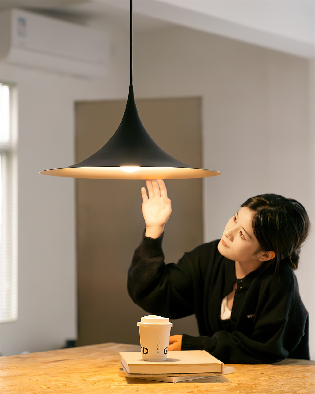 Trumpet Aluminum Pendant Lamp — product view 40