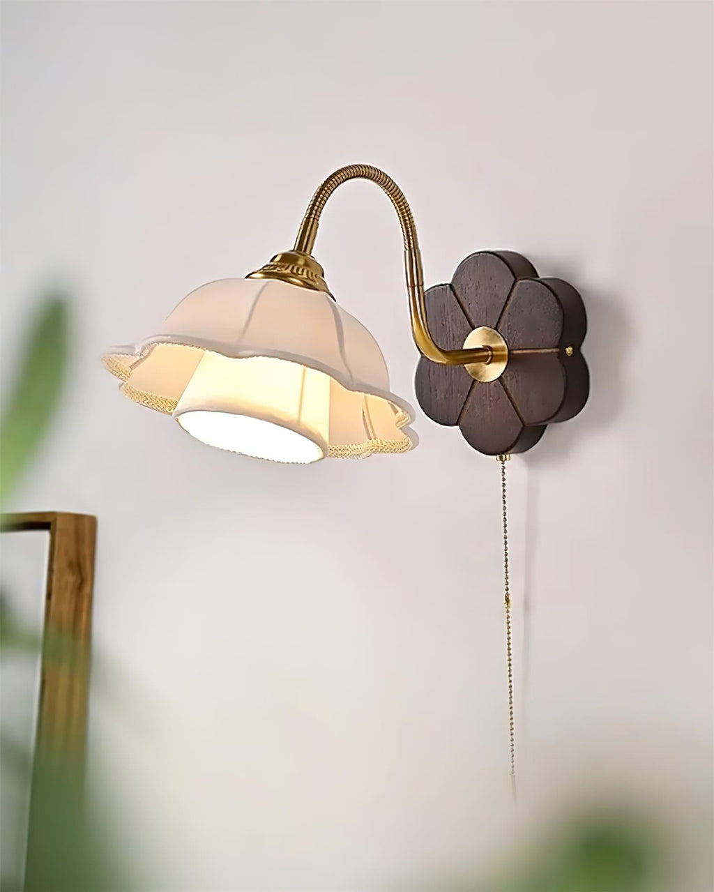 Luci Flower Wood Wall Lamp — product view 3
