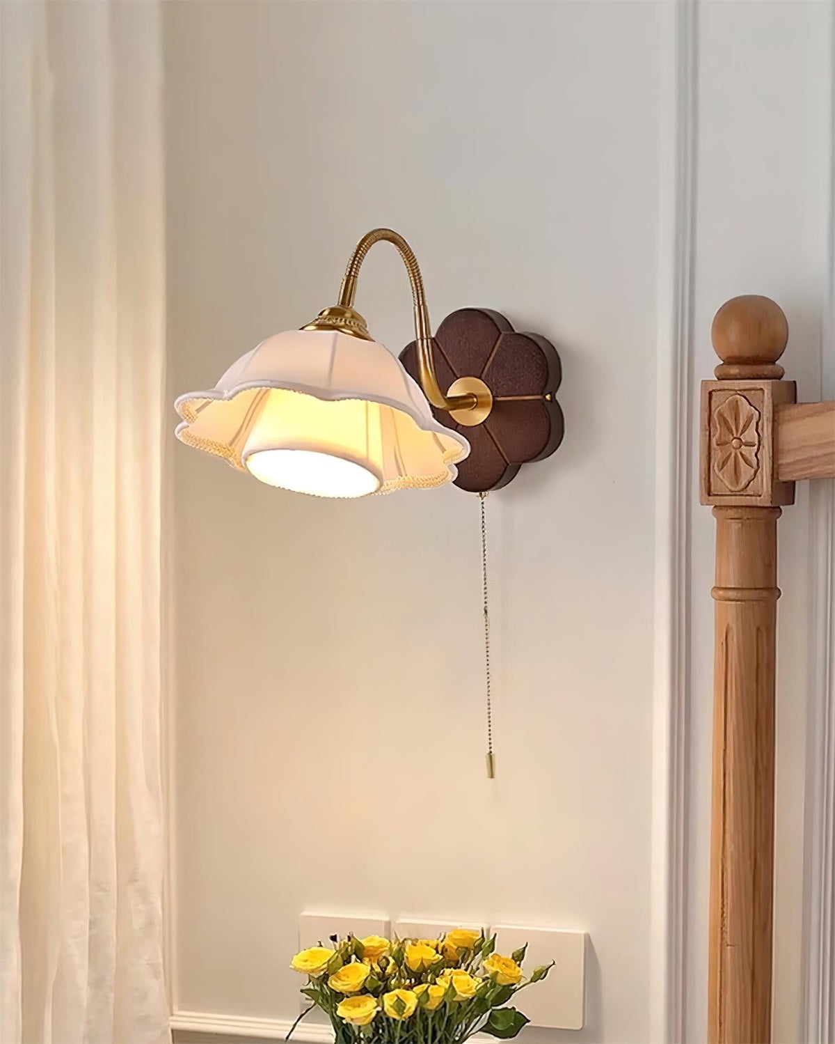 Luci Flower Wood Wall Lamp — product view 4