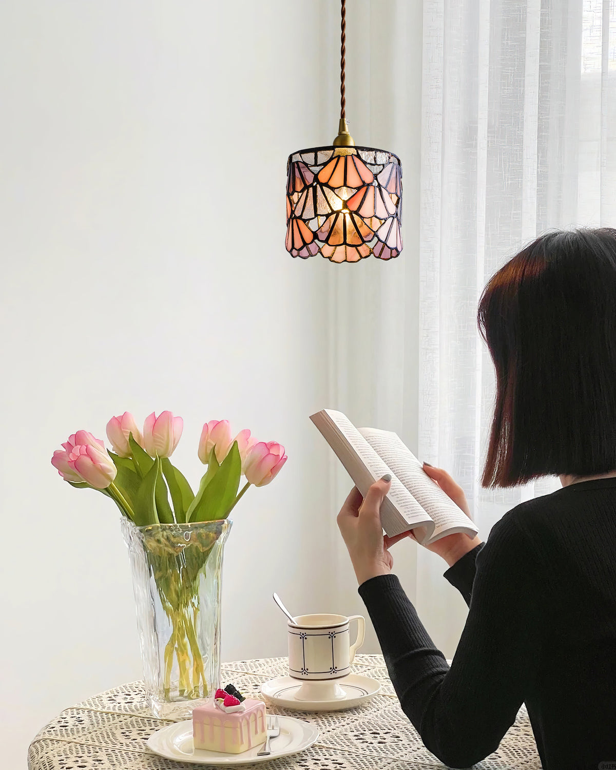 Tina Tiffany Glass Pendant Lamp — product view 3