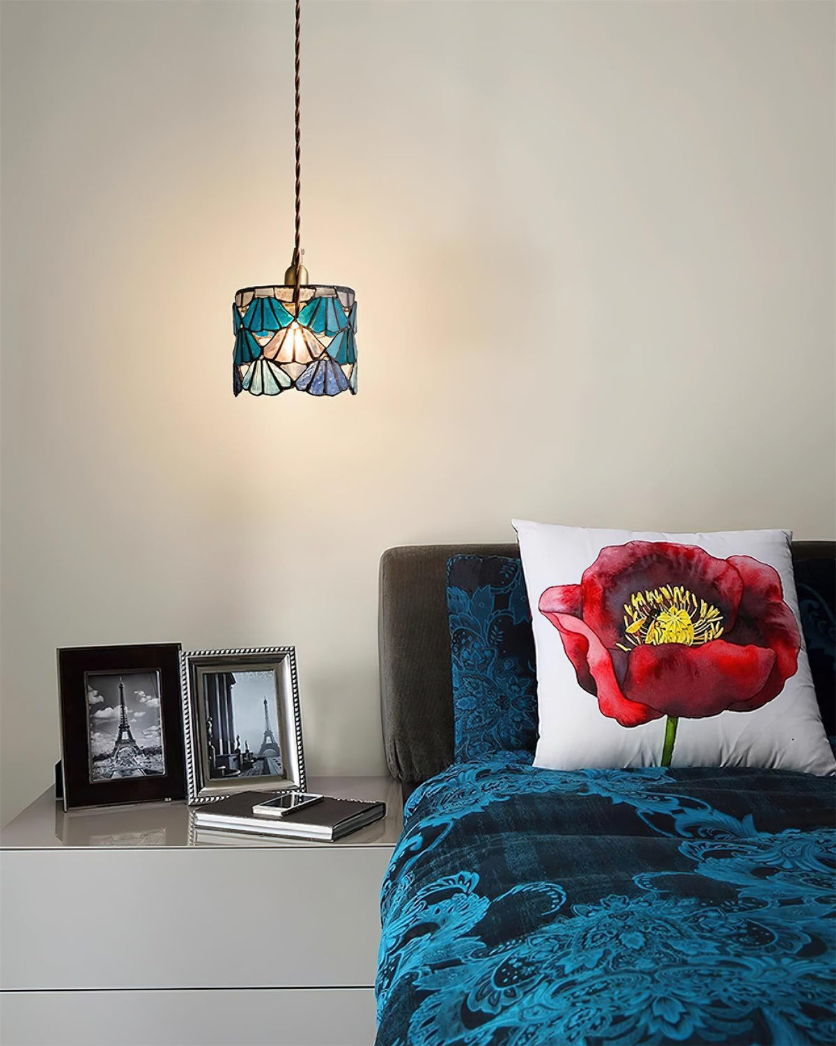 Tina Tiffany Glass Pendant Lamp — product view 4