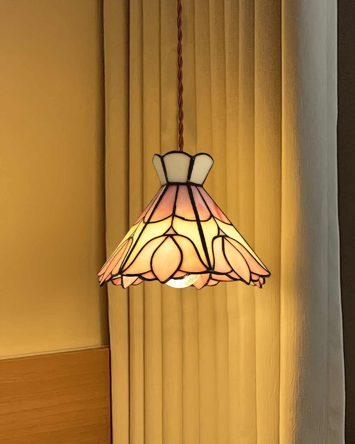 Serena Tiffany Glass Pendant Lamp — product view 3