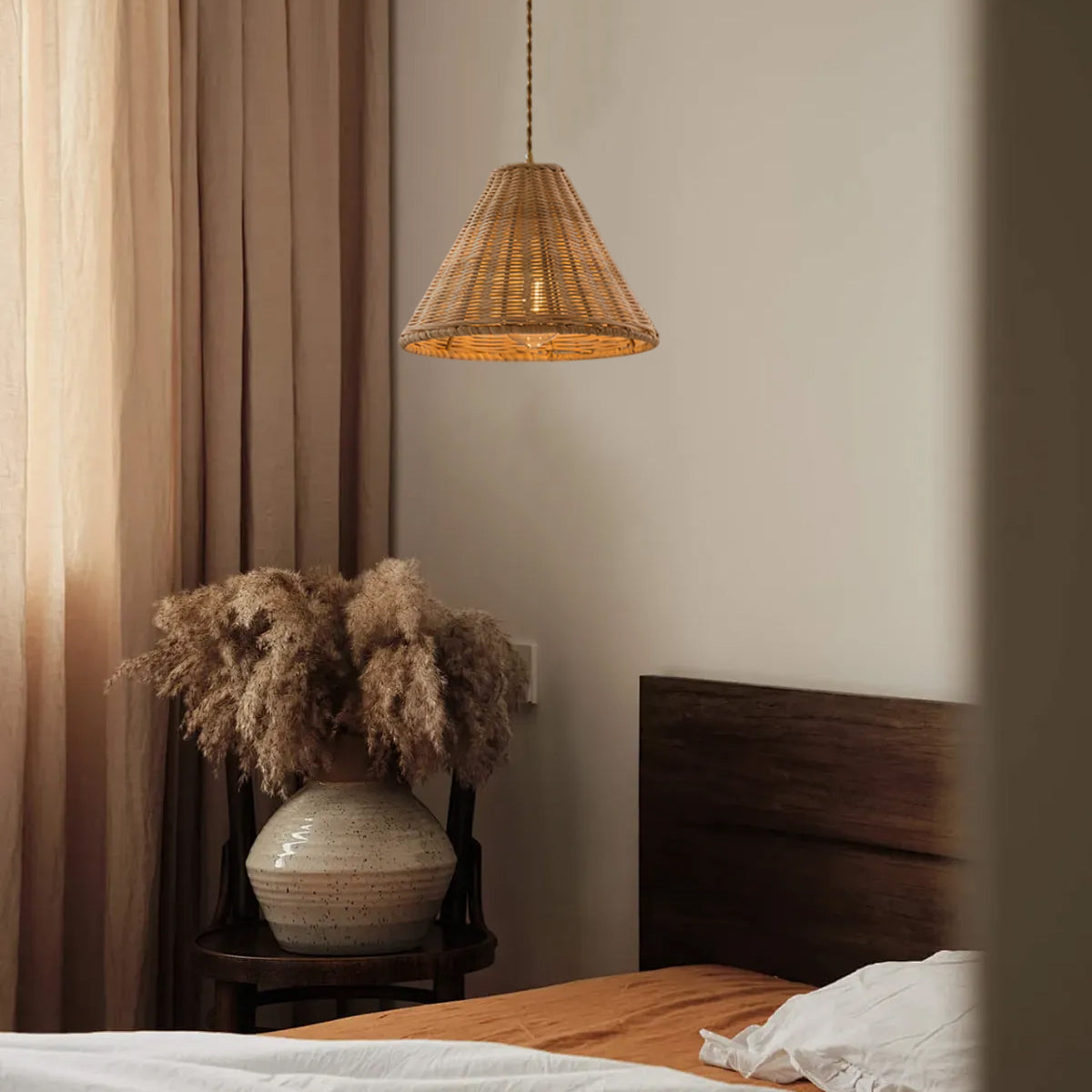 Rattan Shirley Pendant Lamp — product view 2