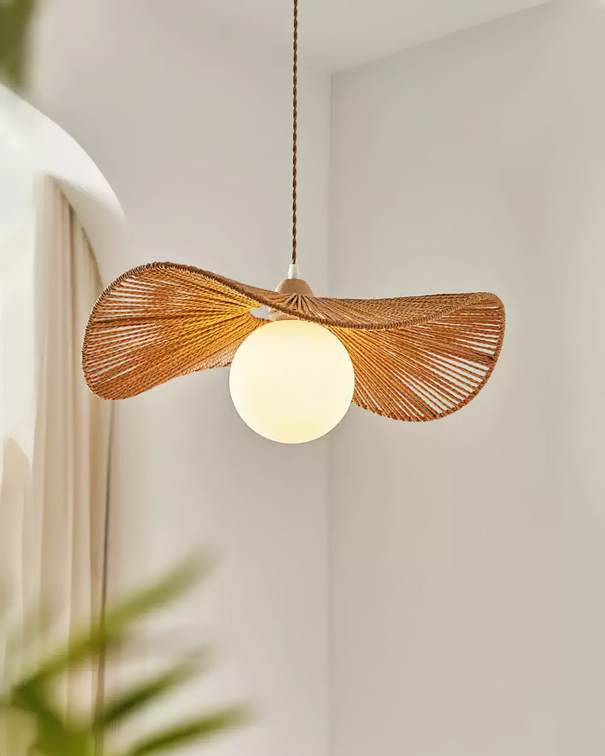 Shiloh Glass Pendant Lamp — product view 10