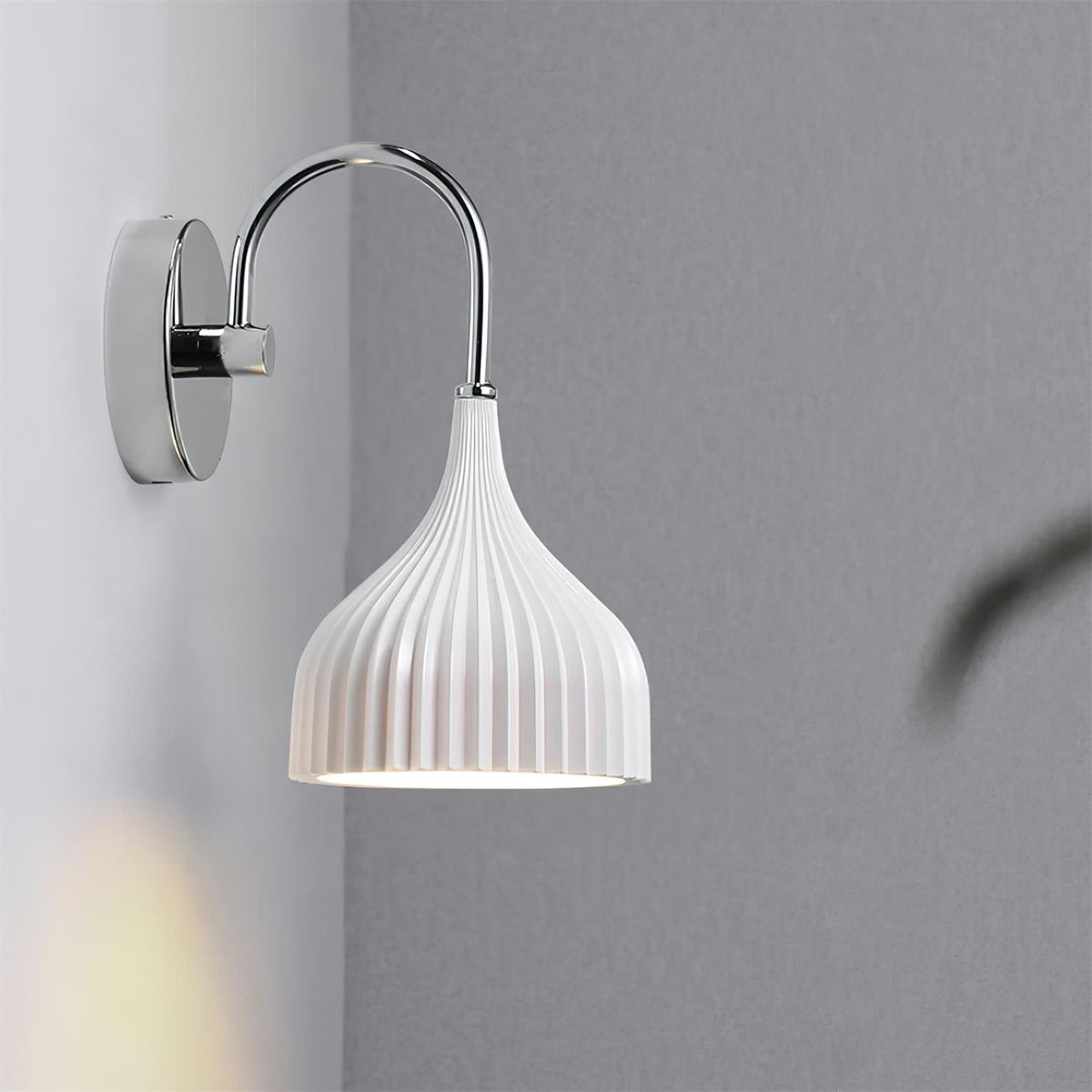 Garay Metal Wall Lamp — product view 4