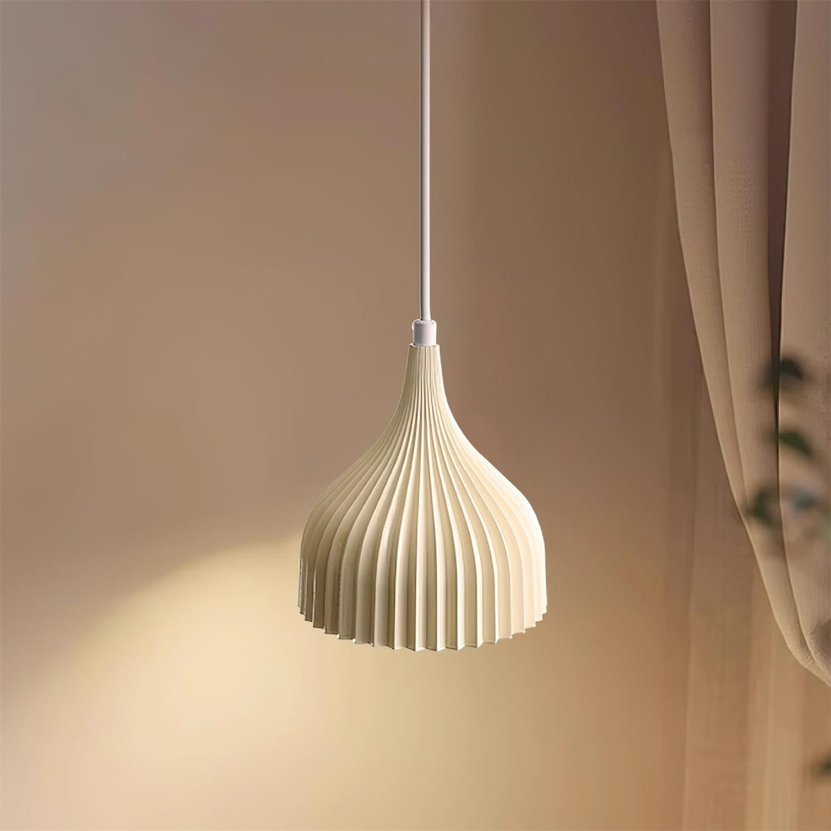 Garay Metal Pendant Lamp — product view 3