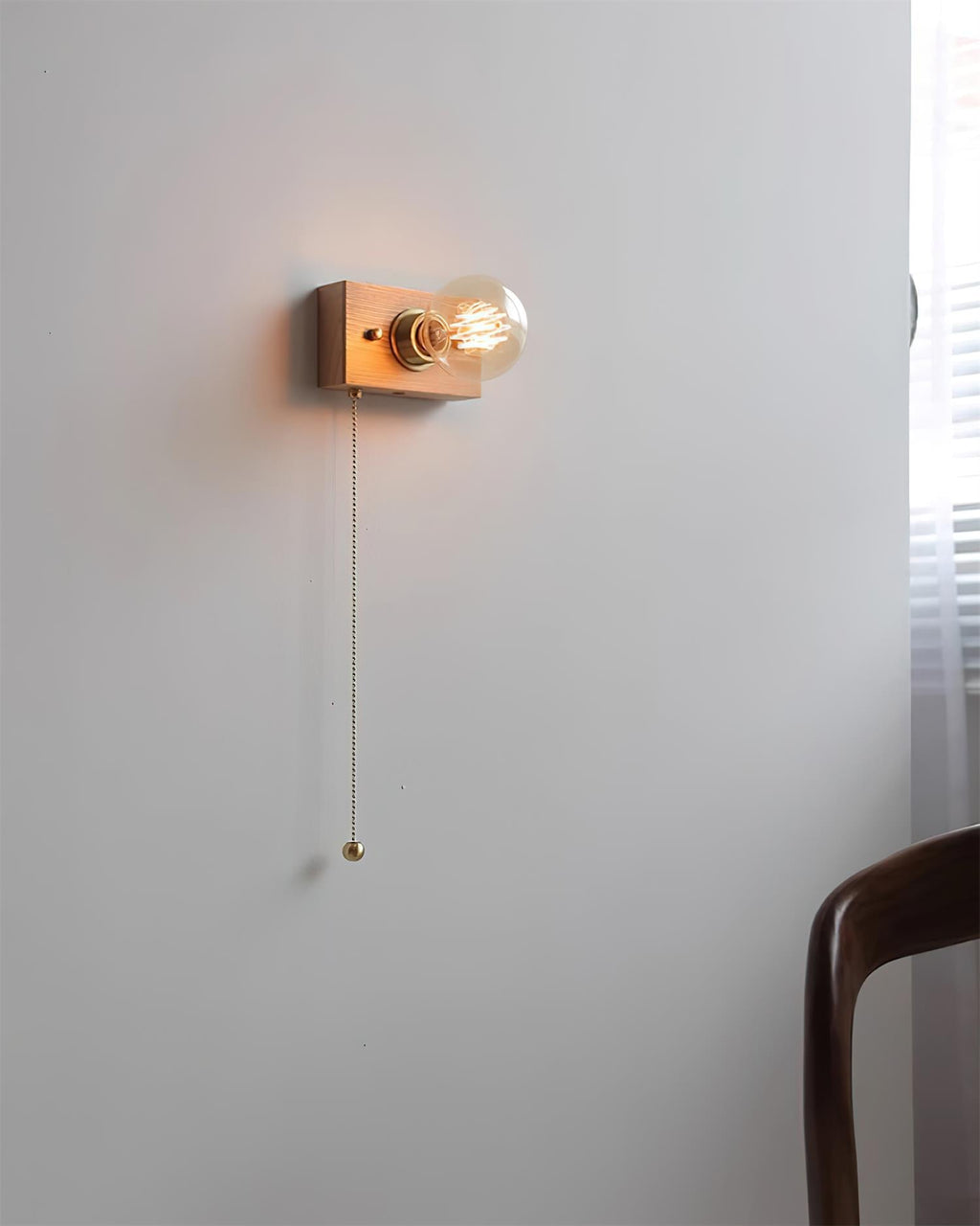 Bois Wood Wall Lamp — product view 3