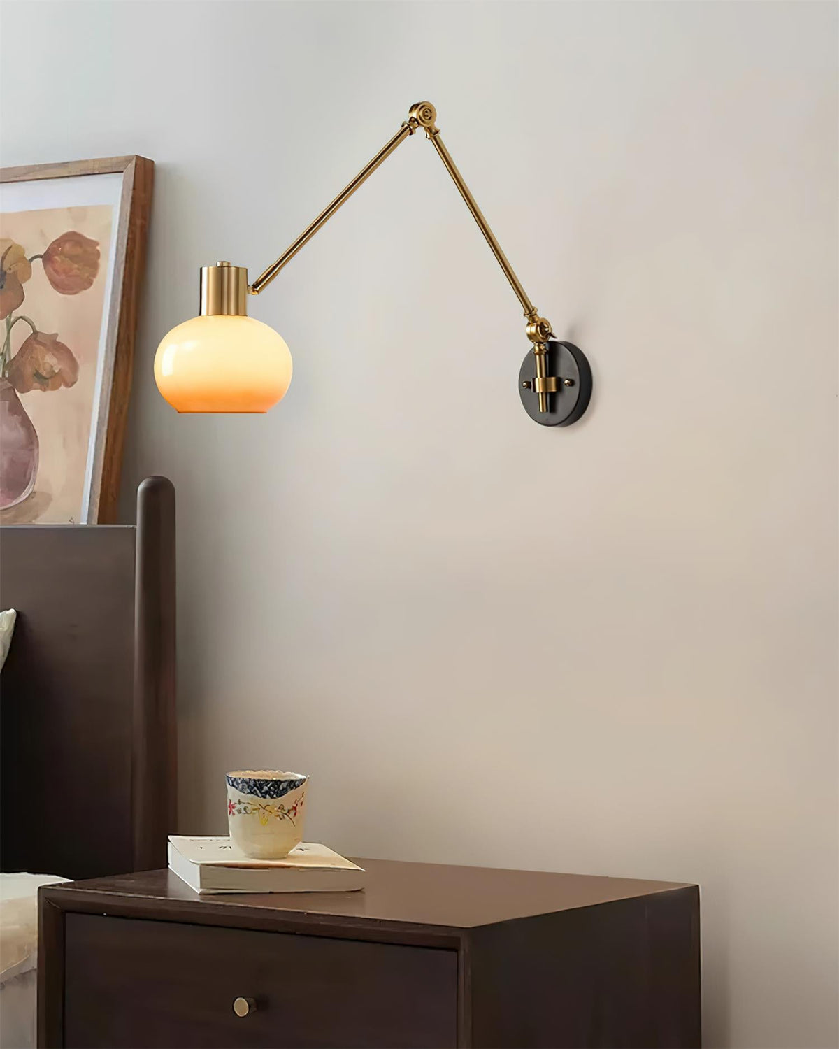 Vienna Glass Wall Lamp — product view 4