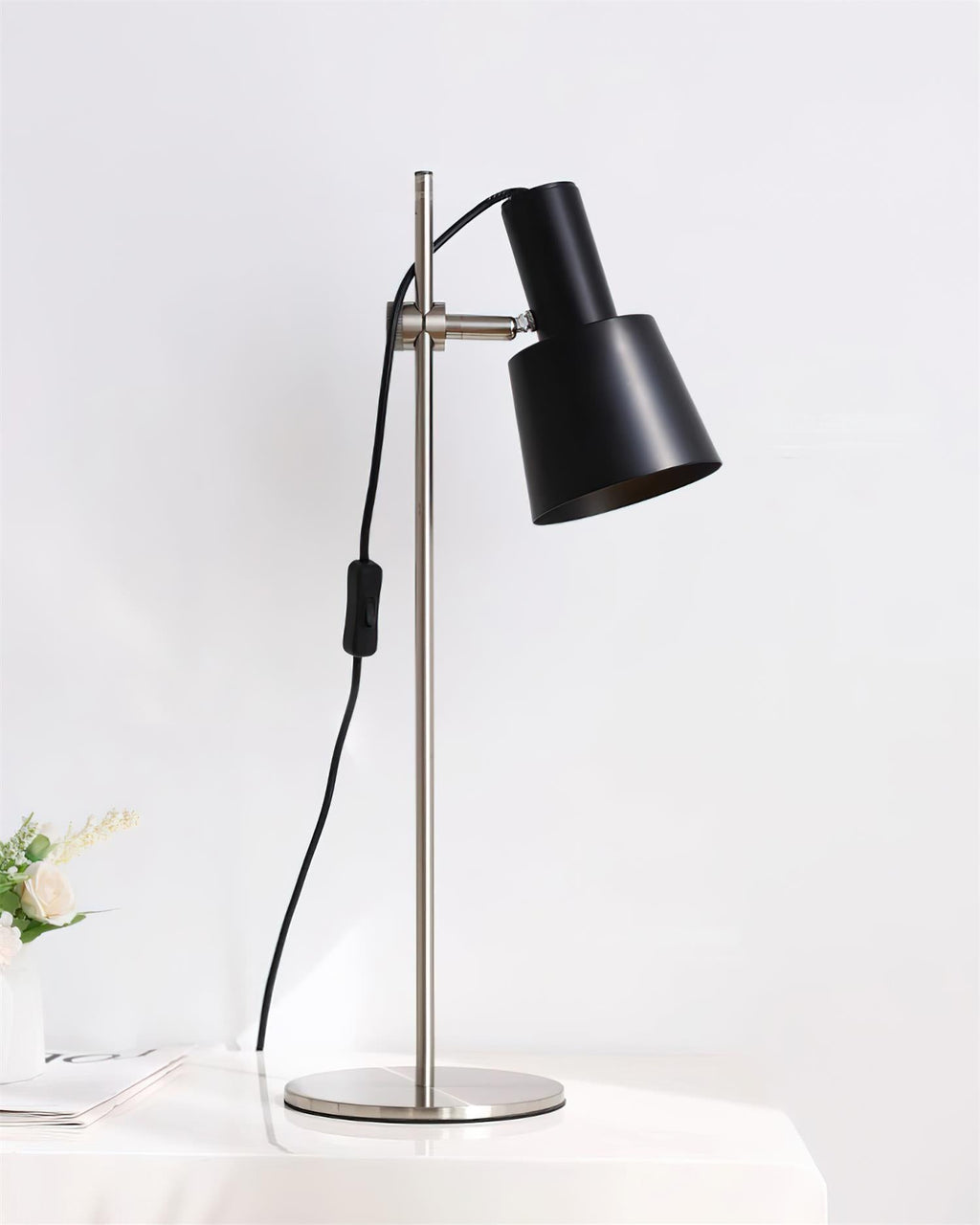 Holly Metal Table Lamp — product view 14
