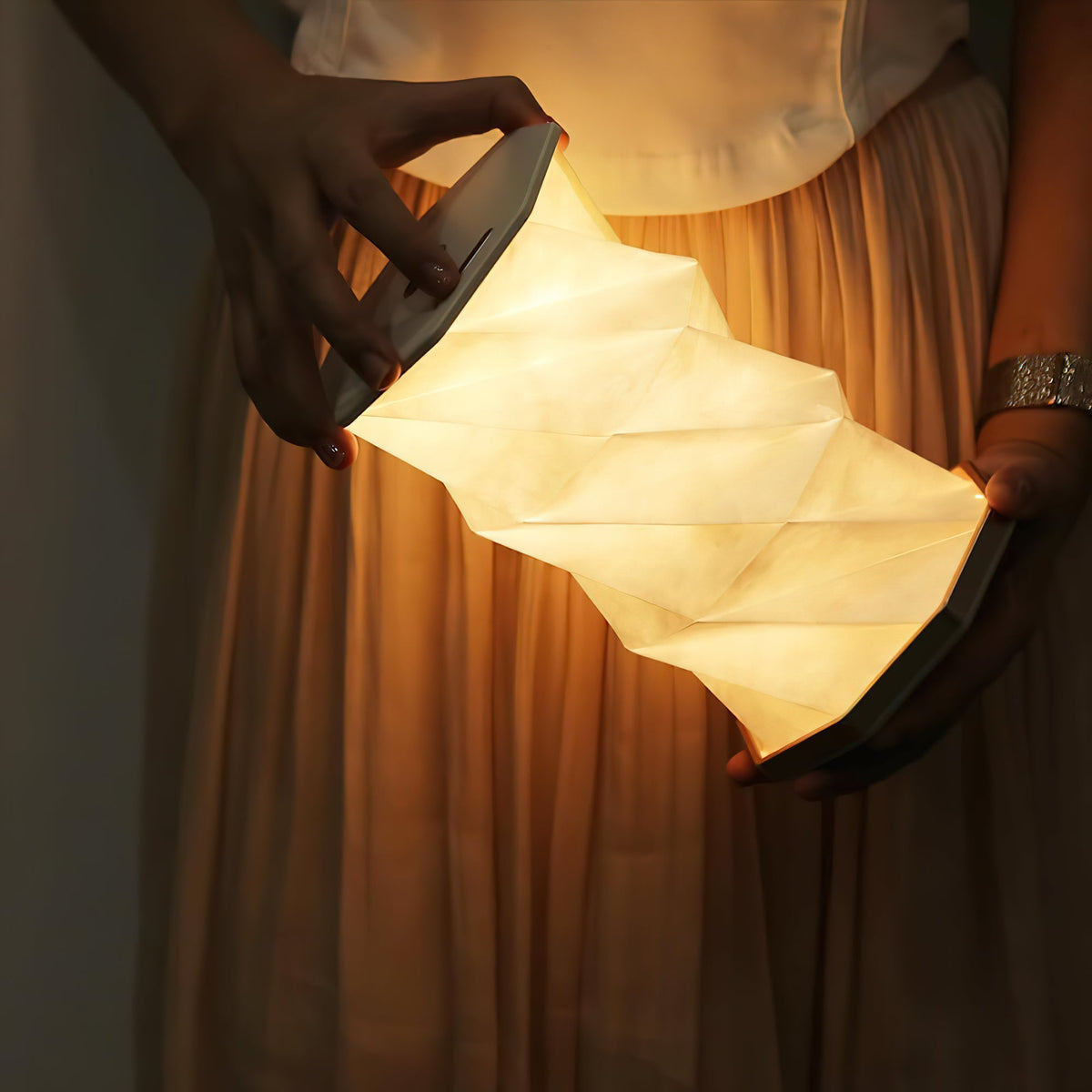Fida Fold Wood Table Lamp — product view 3