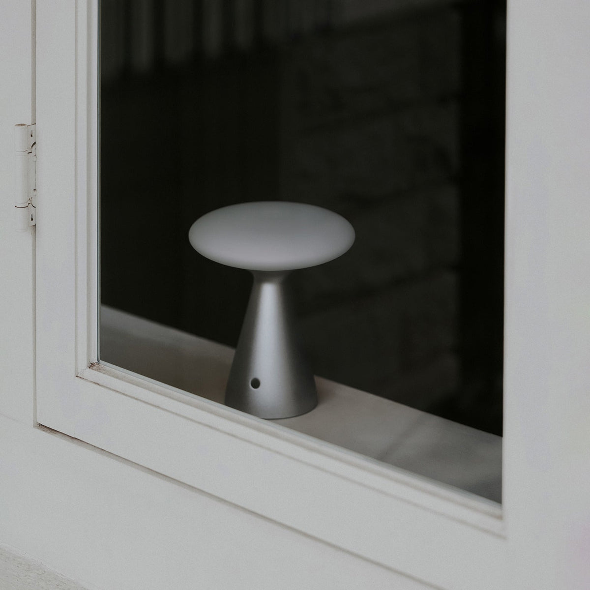 Konos Glass Table Lamp — product view 4