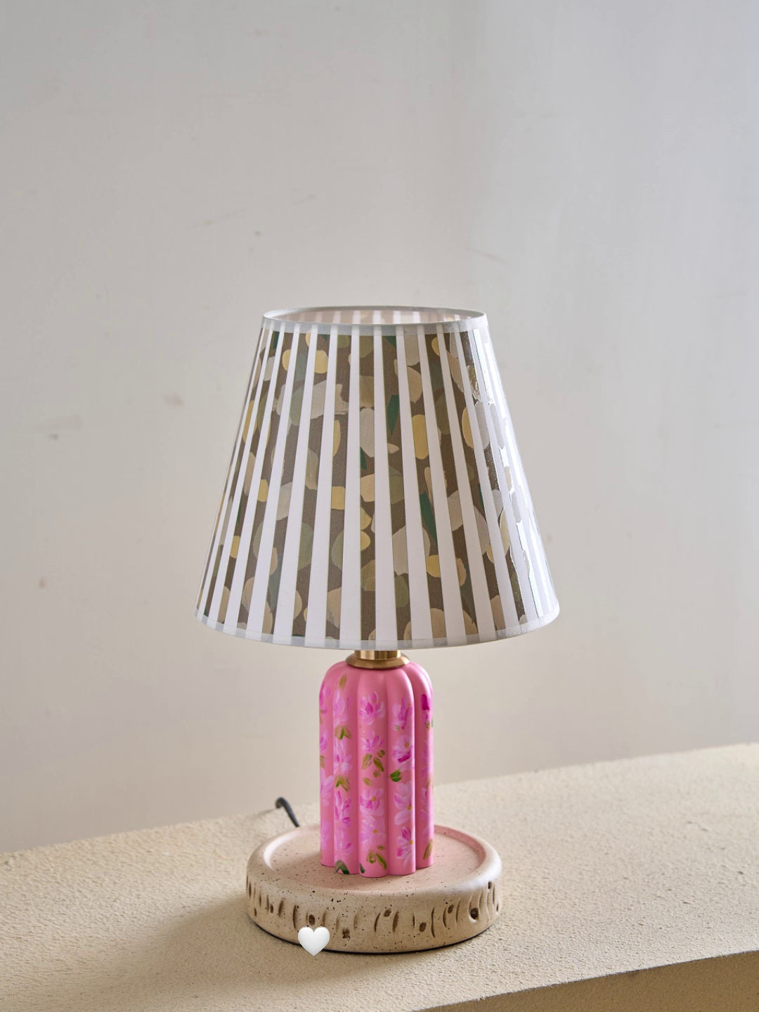 Ollie Flowers Metal Table Lamp — product view 2