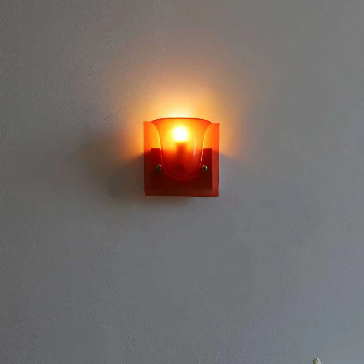 Aura Sculpted Resin Wall Sconce — design detail 13