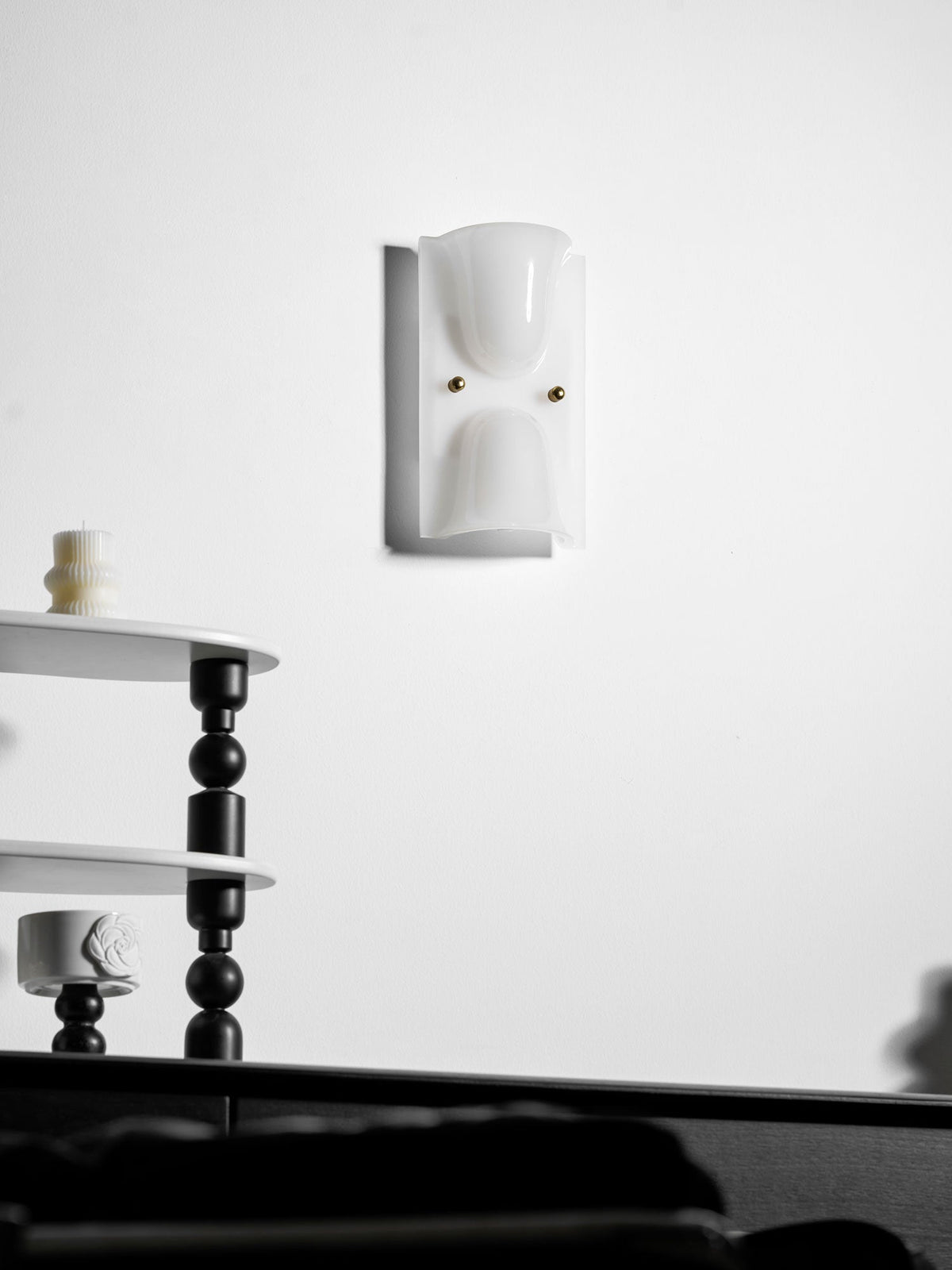 Aura Sculpted Resin Wall Sconce — design detail 18