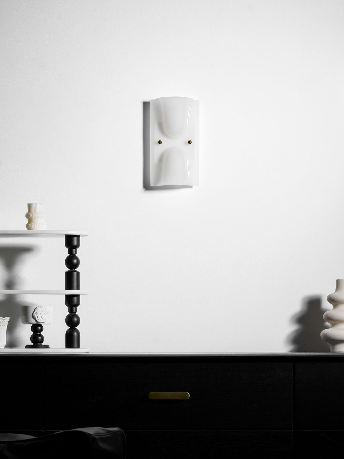 Aura Sculpted Resin Wall Sconce — design detail 19