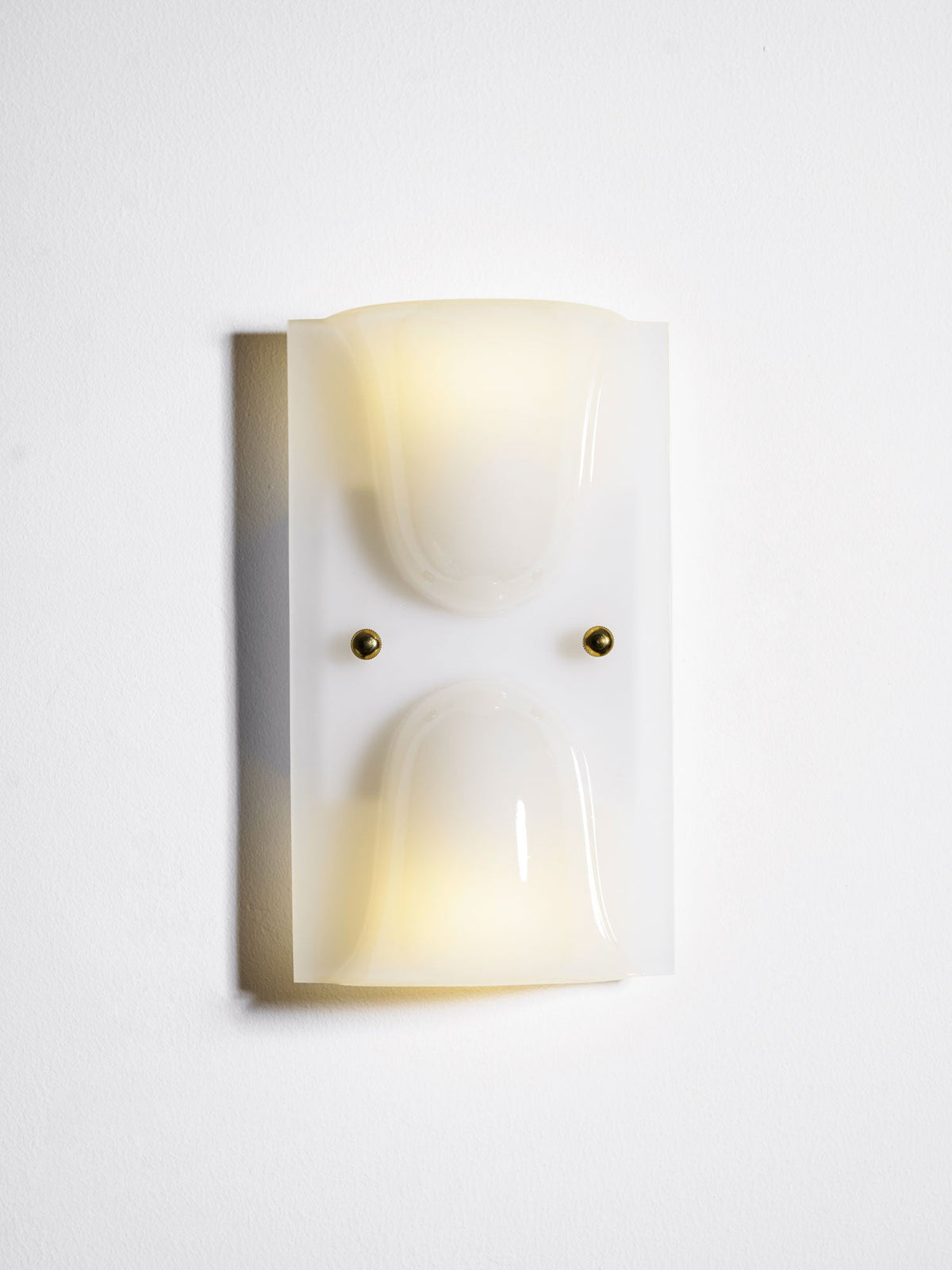 Aura Sculpted Resin Wall Sconce — design detail 29