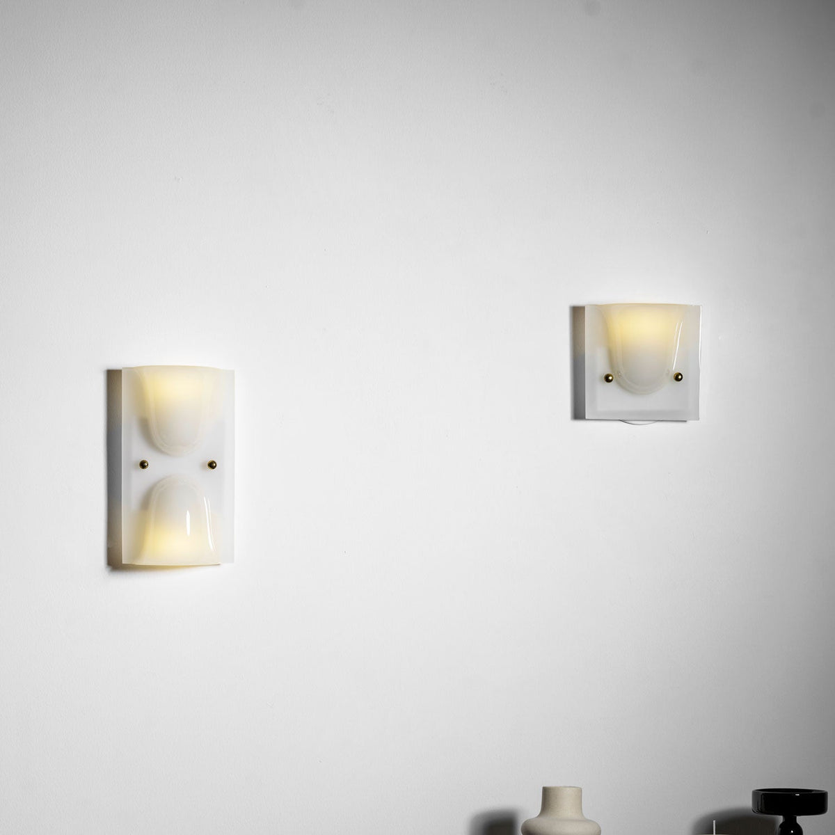 Aura Sculpted Resin Wall Sconce — design detail 31