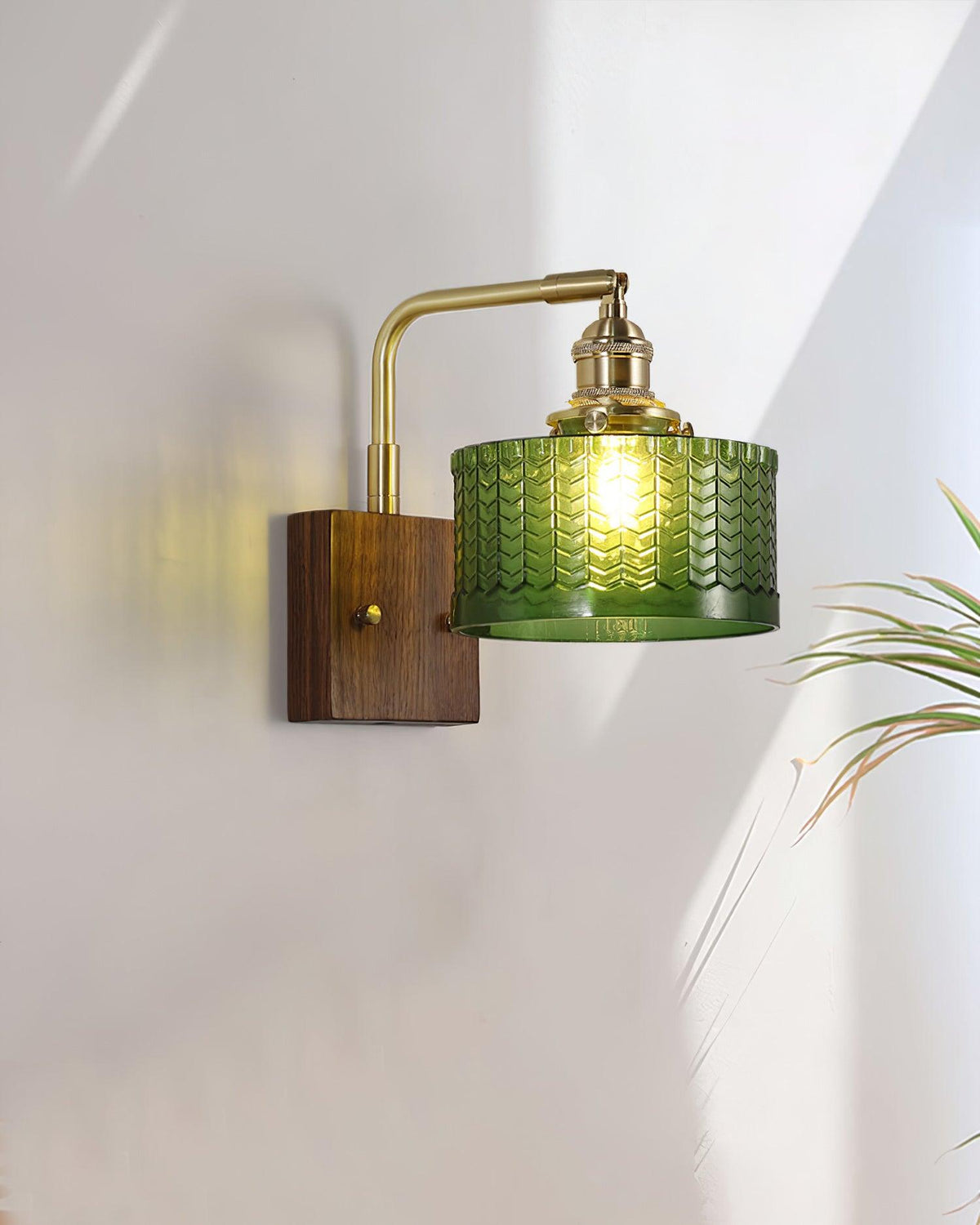 Cavella Wall Lamp — product and interior detail 13