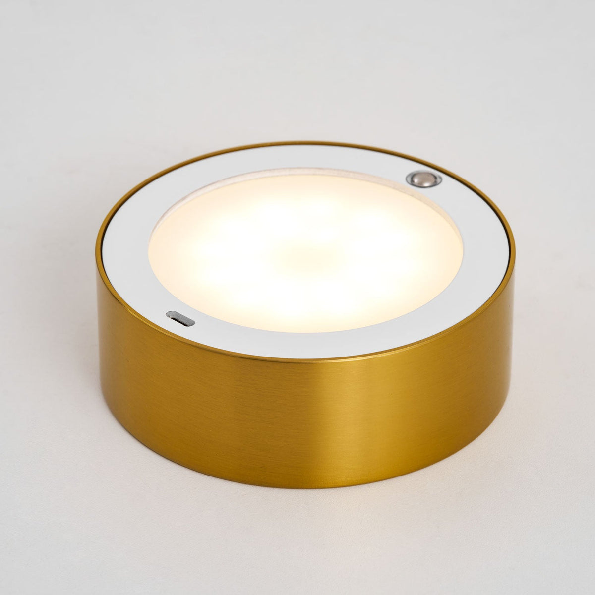 Claren Crystal Tumbler Rechargeable Lamp — finish, form and interior detail 89