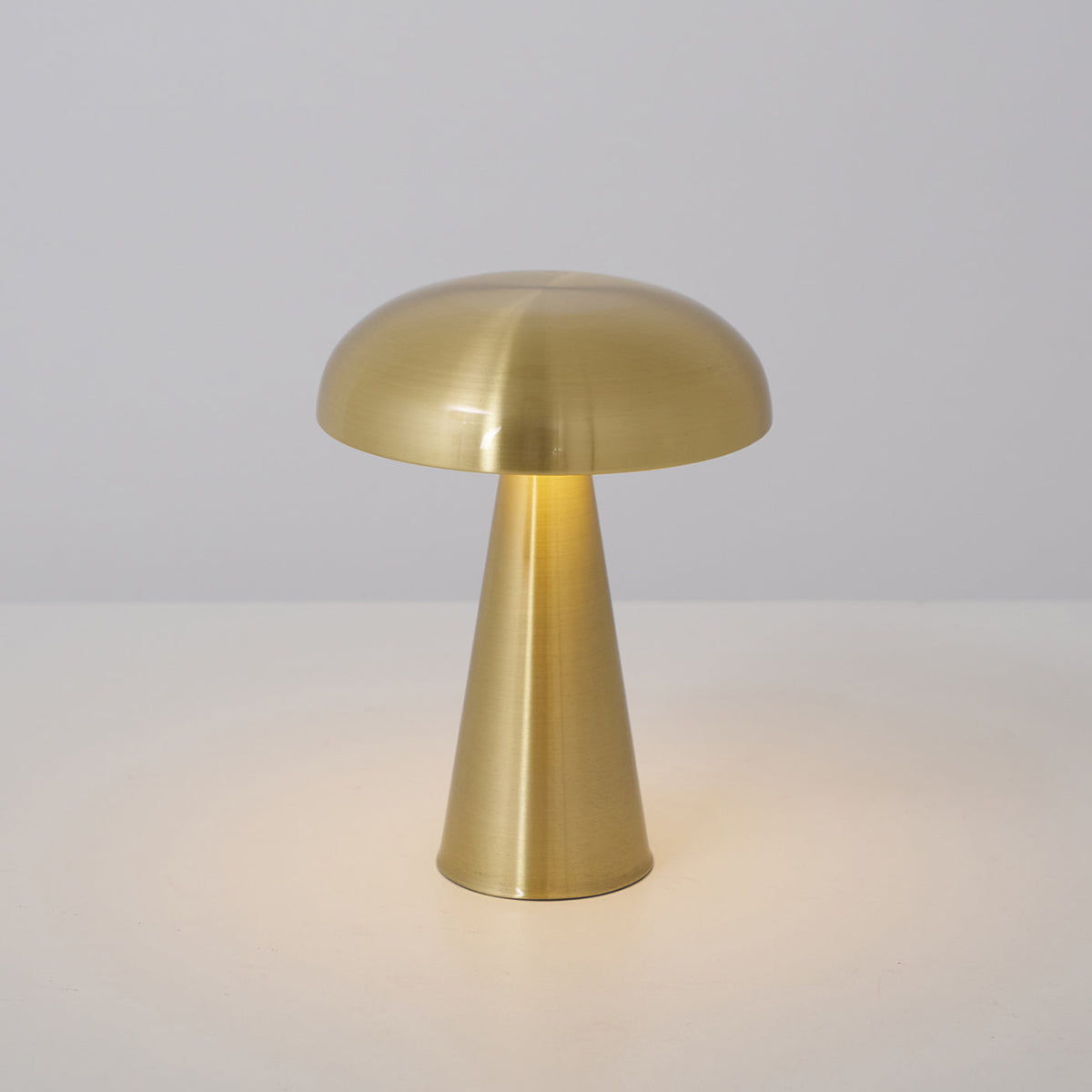 Como Table Lamp — Gold