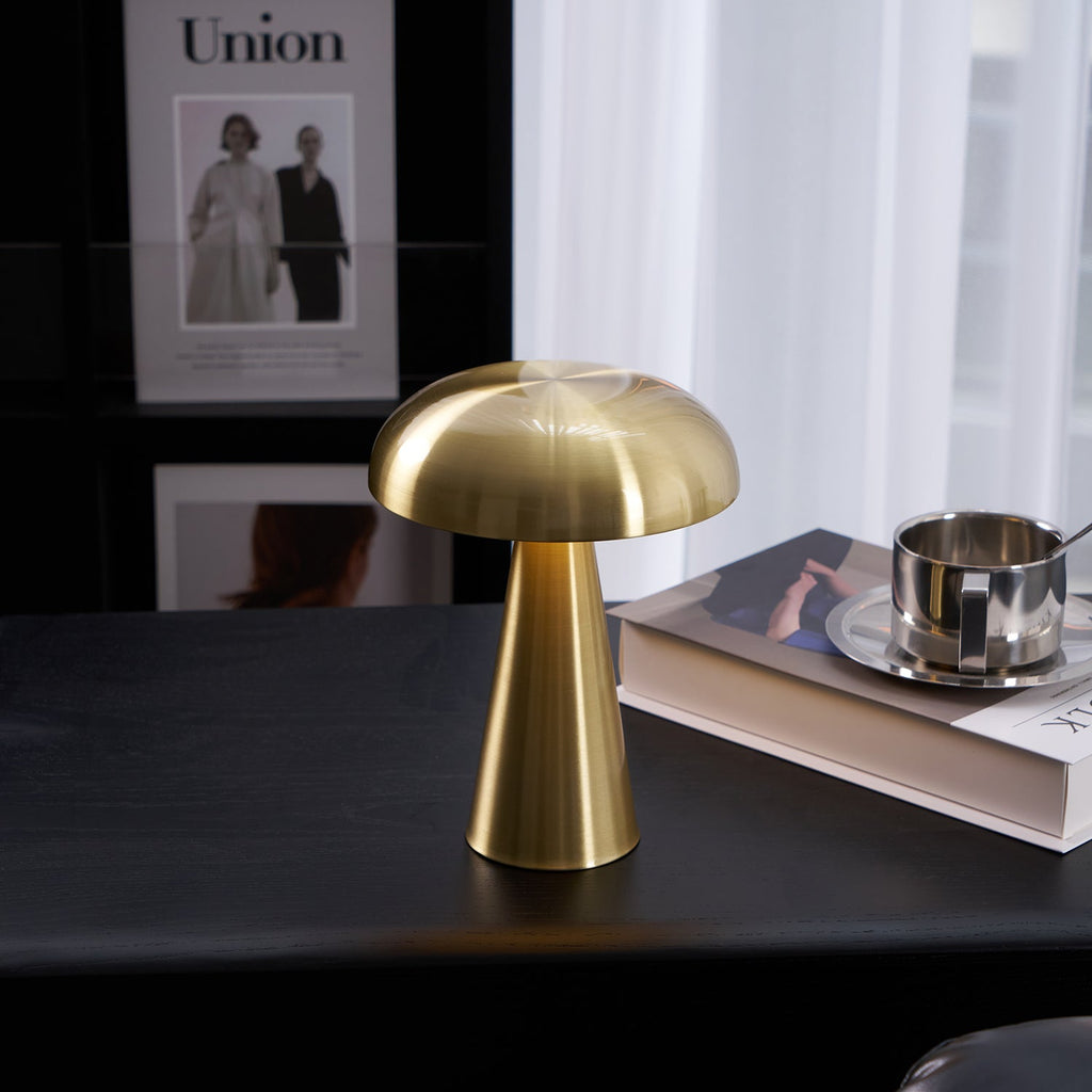 Como Table Lamp — product and interior detail 13