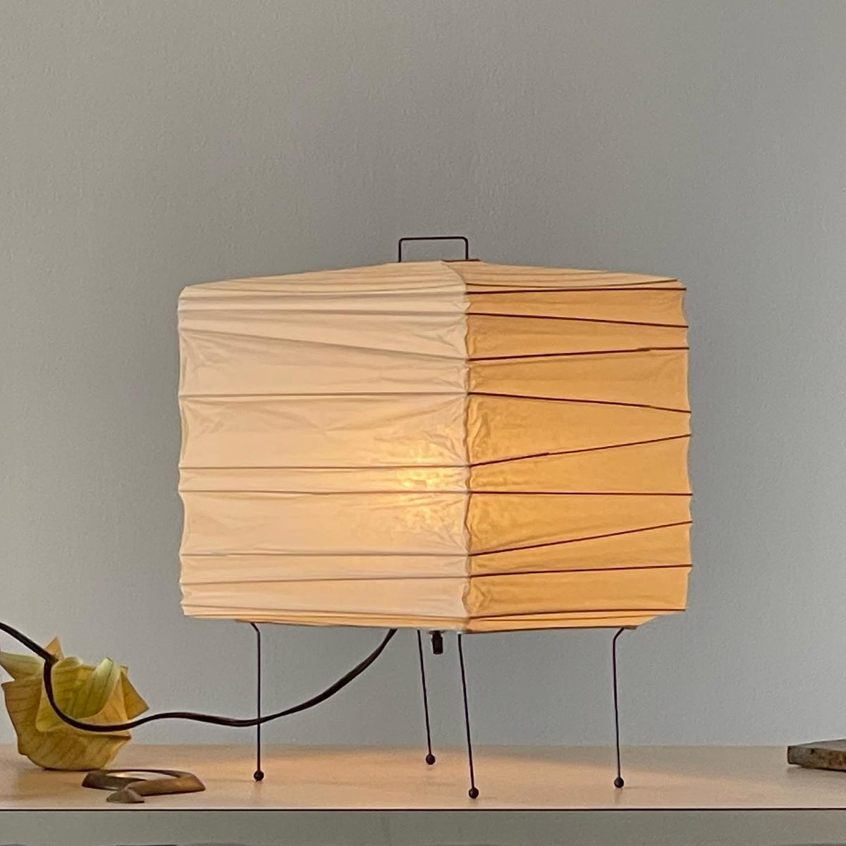 Cubra Paper Lantern Table Lamp — product detail 4
