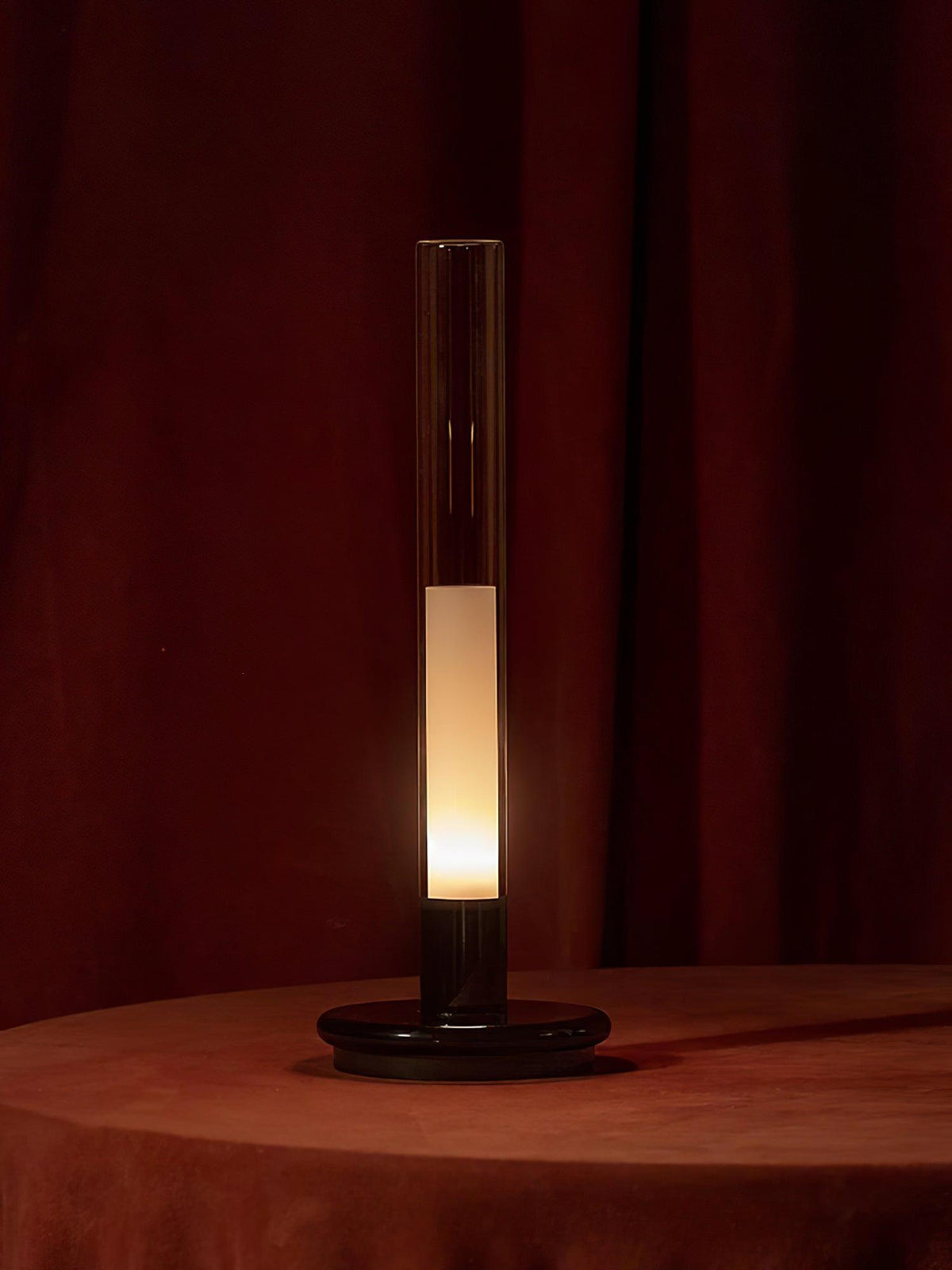 Cyrin Acrylic Column Rechargeable Lamp — finish, form and interior detail 5
