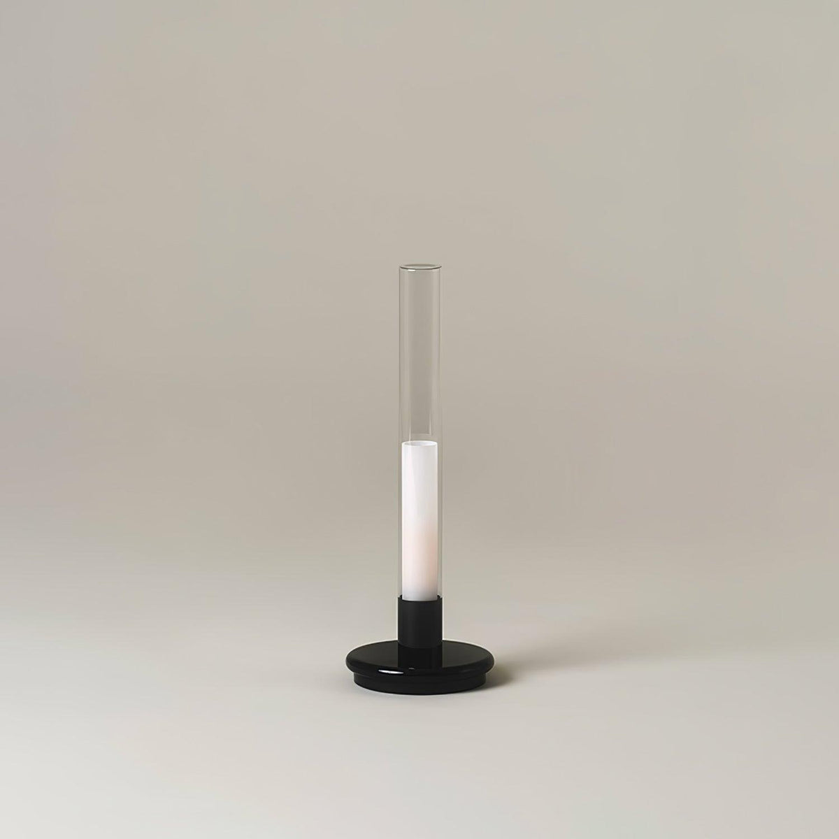 Cyrin Acrylic Column Rechargeable Lamp — finish, form and interior detail 16