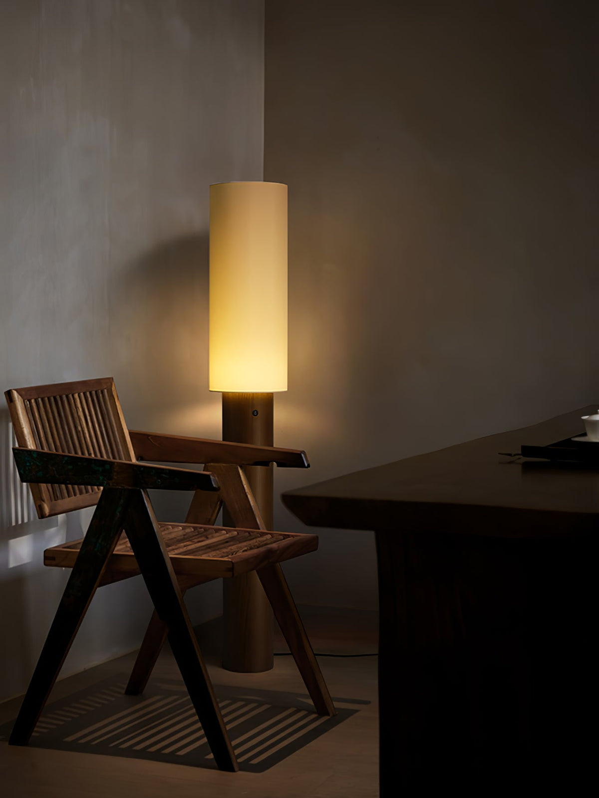 Elara Wood Floor Lamp — product and interior detail 12