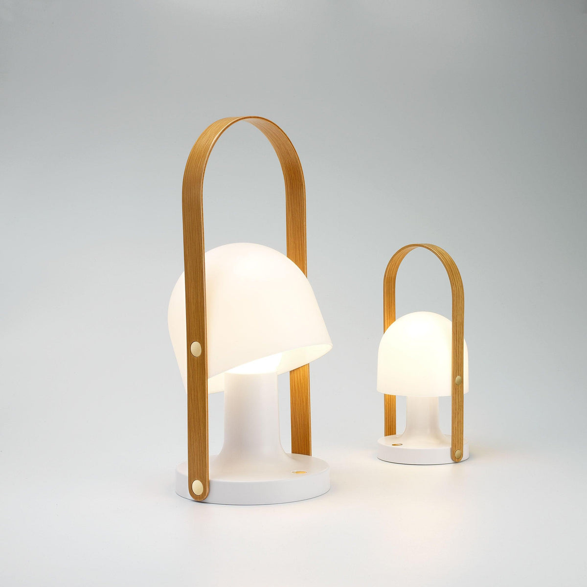 Faren Handle Rechargeable Lantern Lamp — product, finish and specification view 3