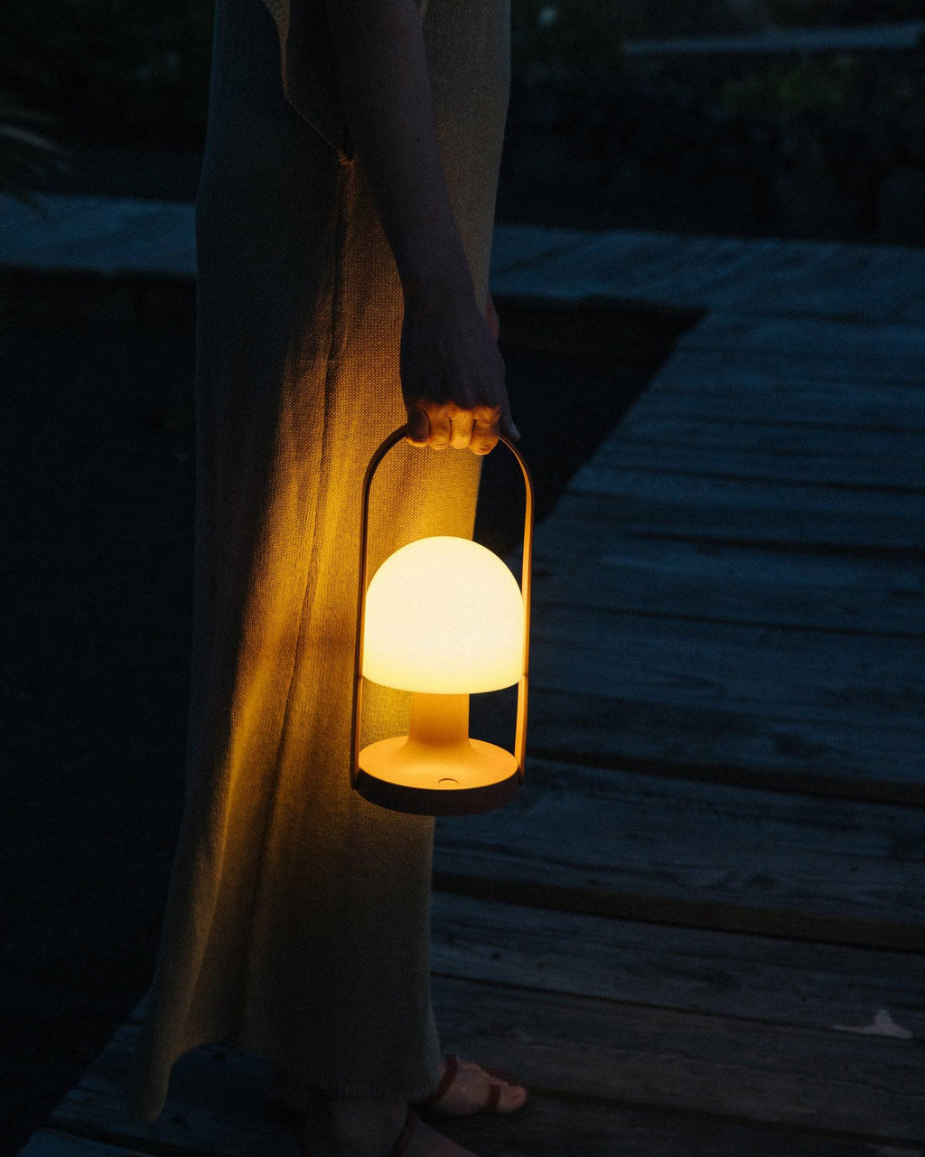 Faren Handle Rechargeable Lantern Lamp — product, finish and specification view 7