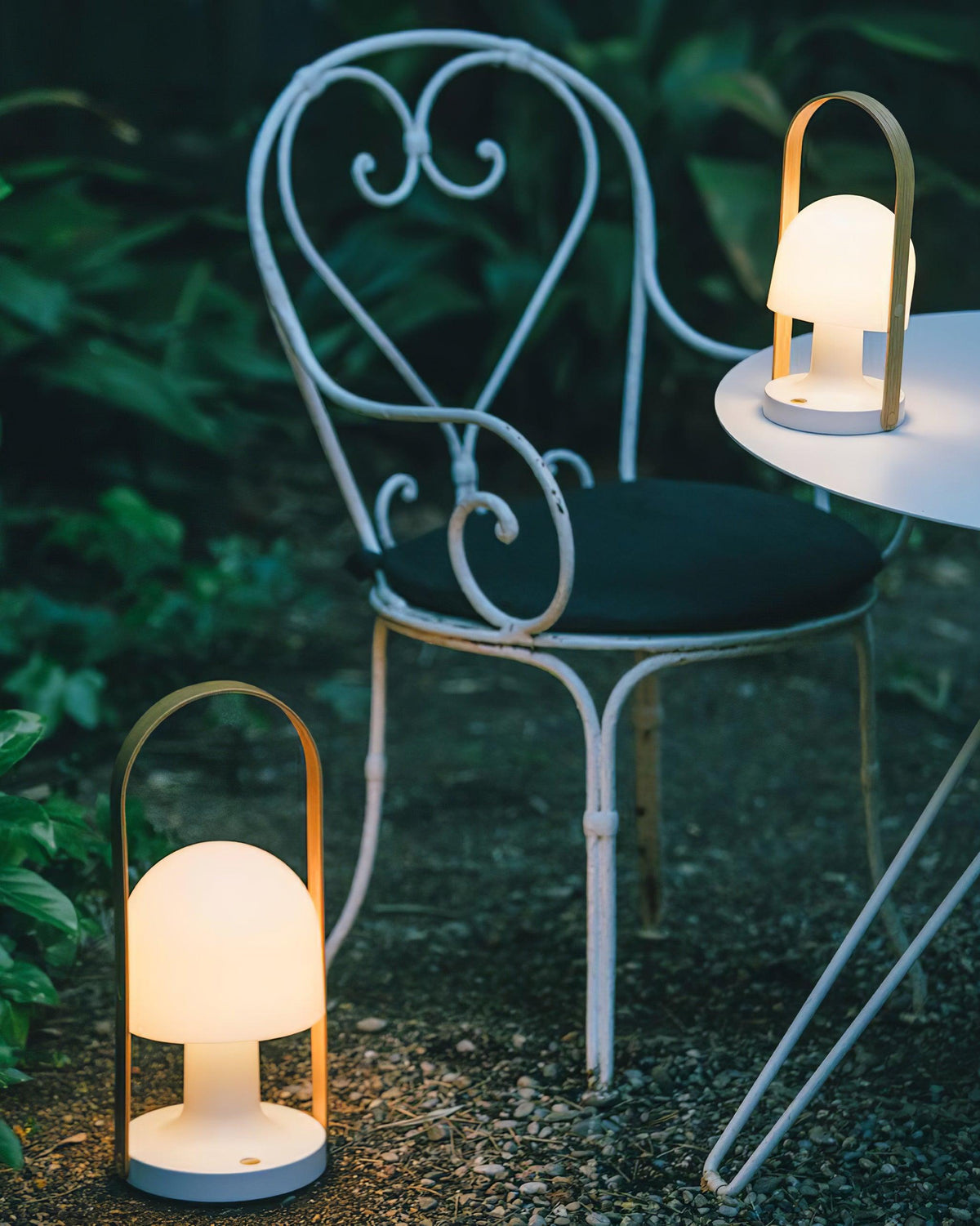 Faren Handle Rechargeable Lantern Lamp — product, finish and specification view 8