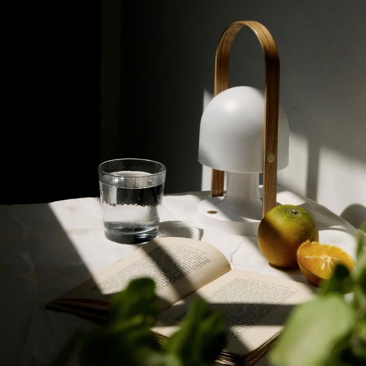 Faren Handle Rechargeable Lantern Lamp — product, finish and specification view 27
