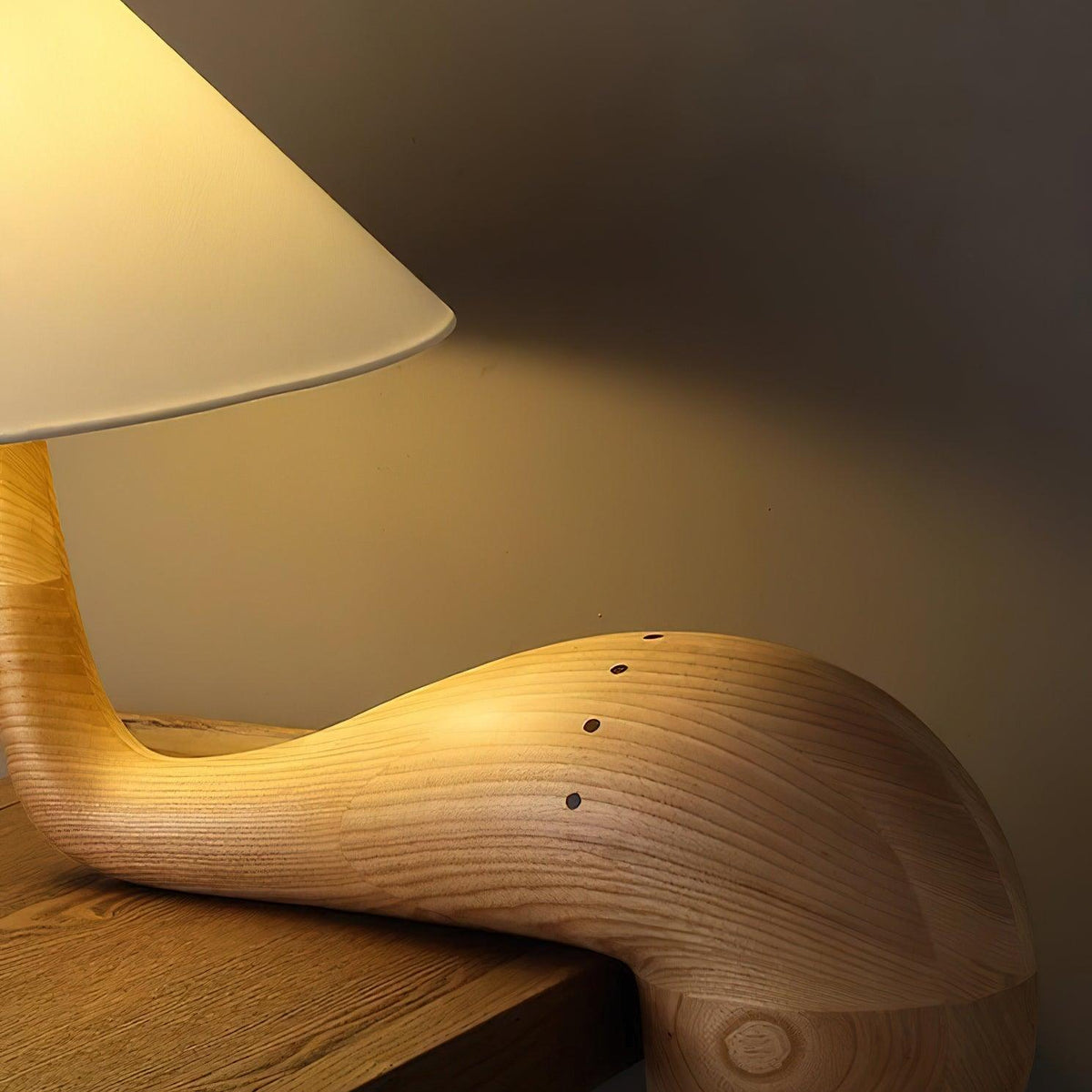 Kakuda Pine Desk Lamp — product and interior detail 14