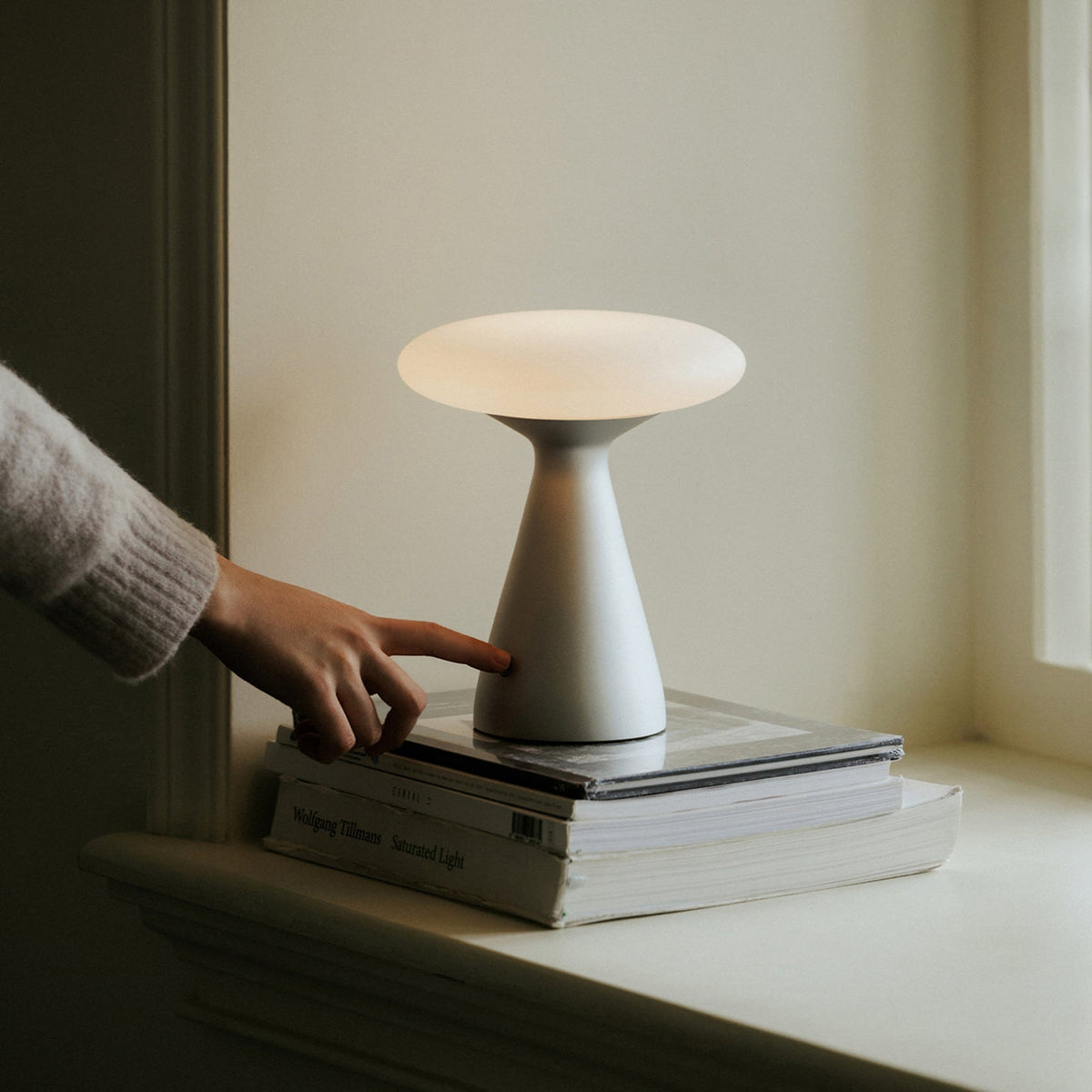 Kaven Nickel Glass USB Table Lamp — product, finish and specification view 3