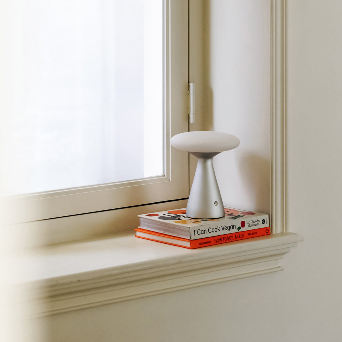 Kaven Nickel Glass USB Table Lamp — product, finish and specification view 7