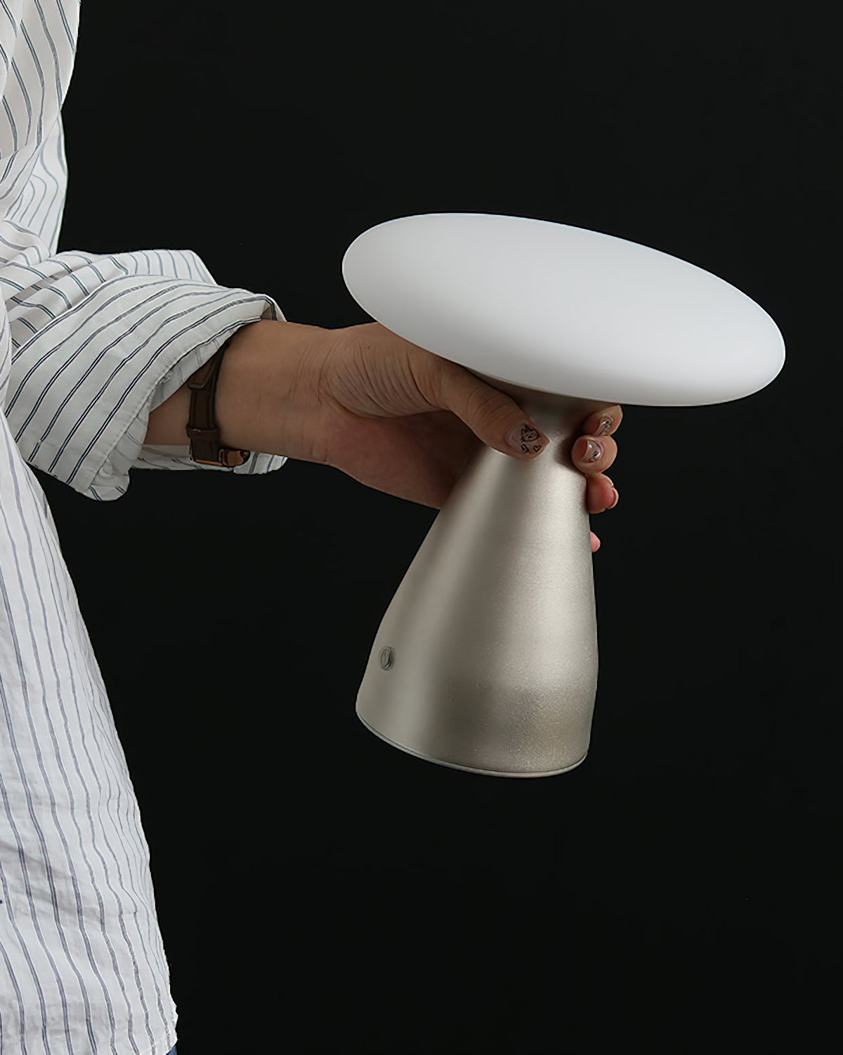Kaven Nickel Glass USB Table Lamp — product, finish and specification view 16
