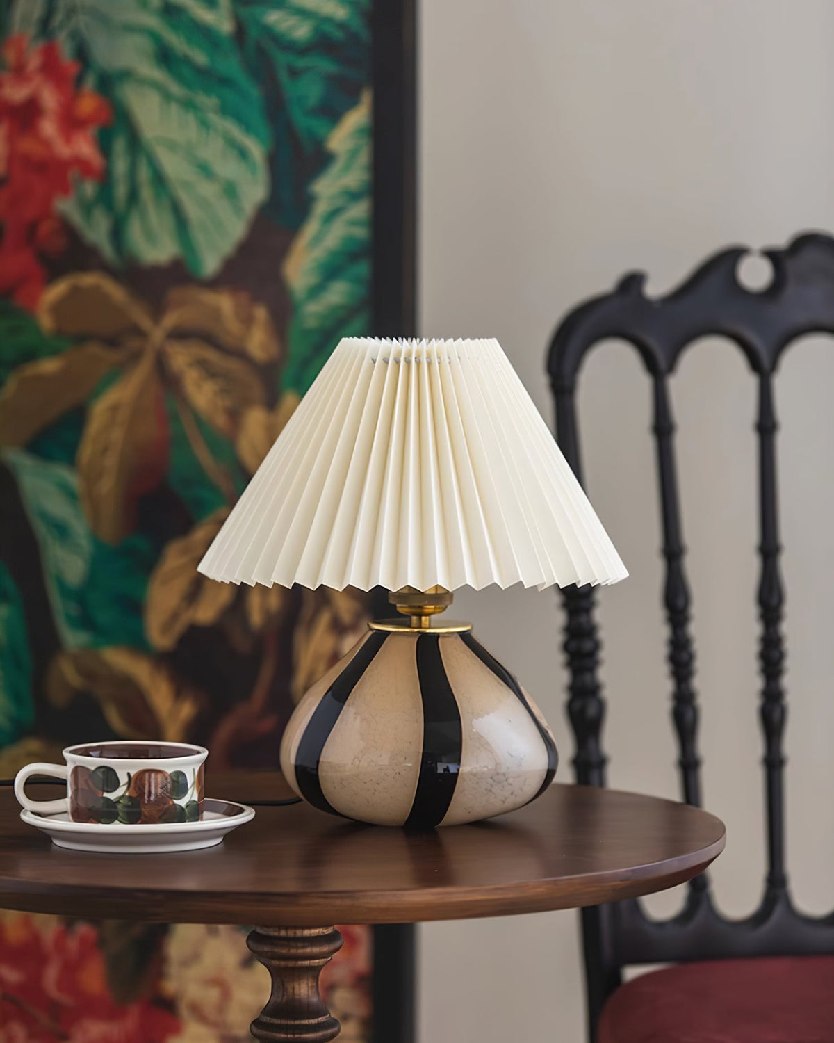 Pleated Cavolo Table Lamp — product and interior detail 8