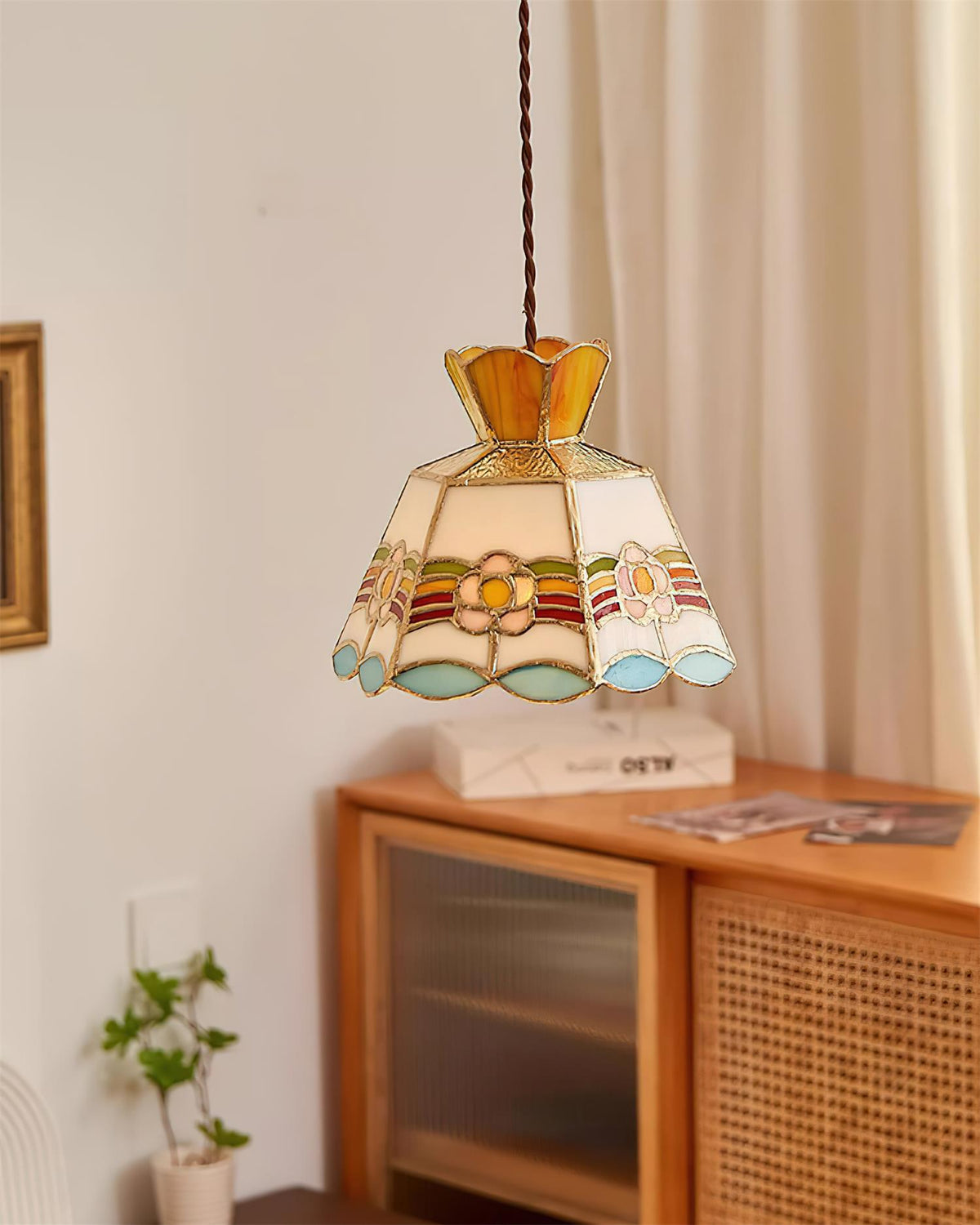 Retro Ketan Pendant Lamp — product and interior detail 12