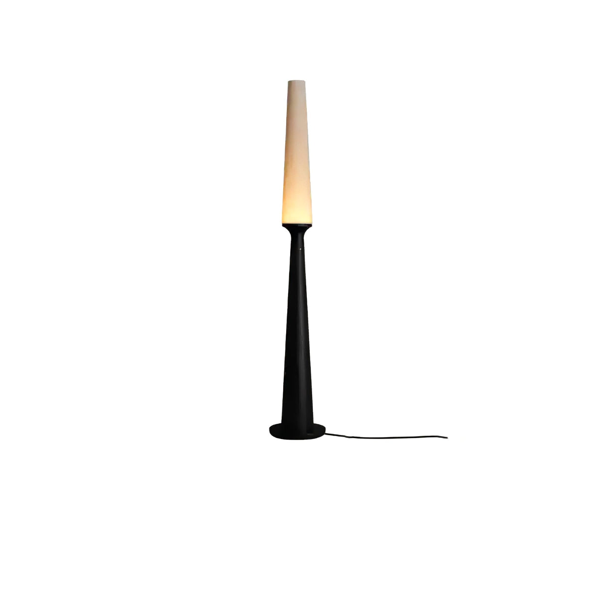 Sora Totem Floor Lamp — product and interior detail 18