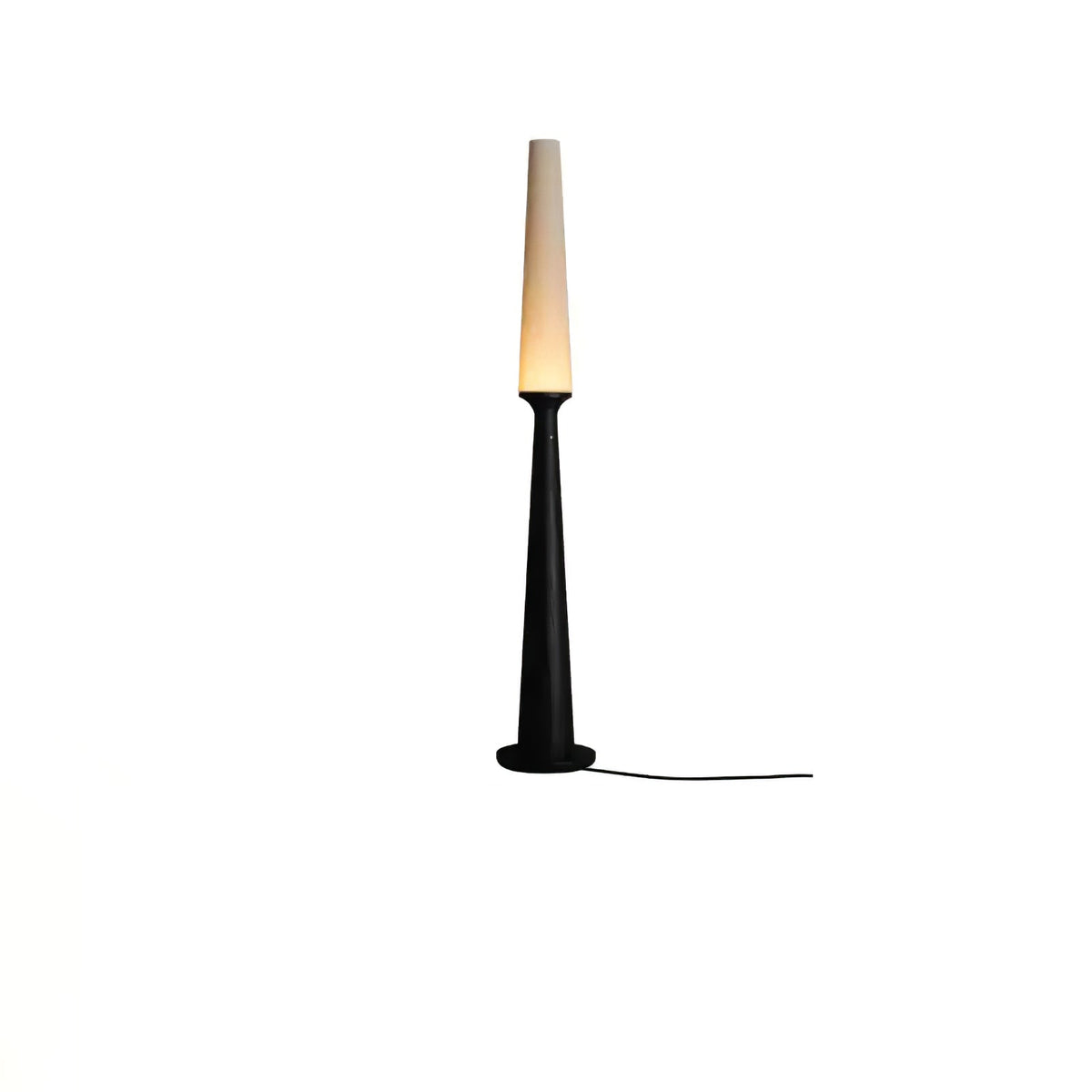 Sora Totem Floor Lamp — product and interior detail 20