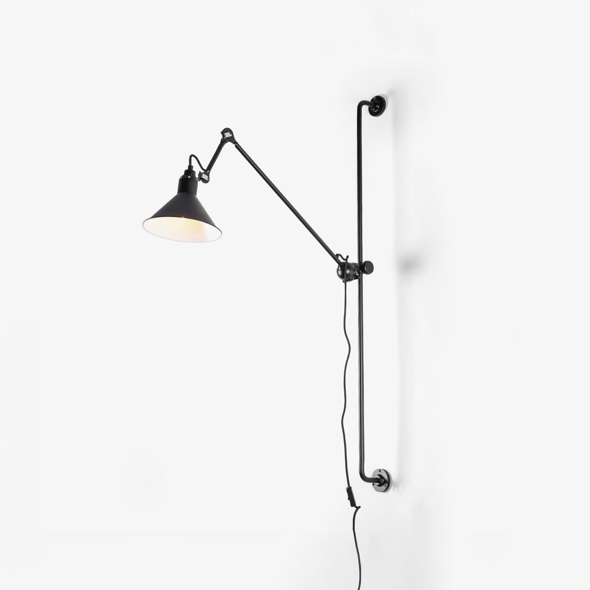 Support Frame Rocker Plug-In Wall Lamp — design detail 17