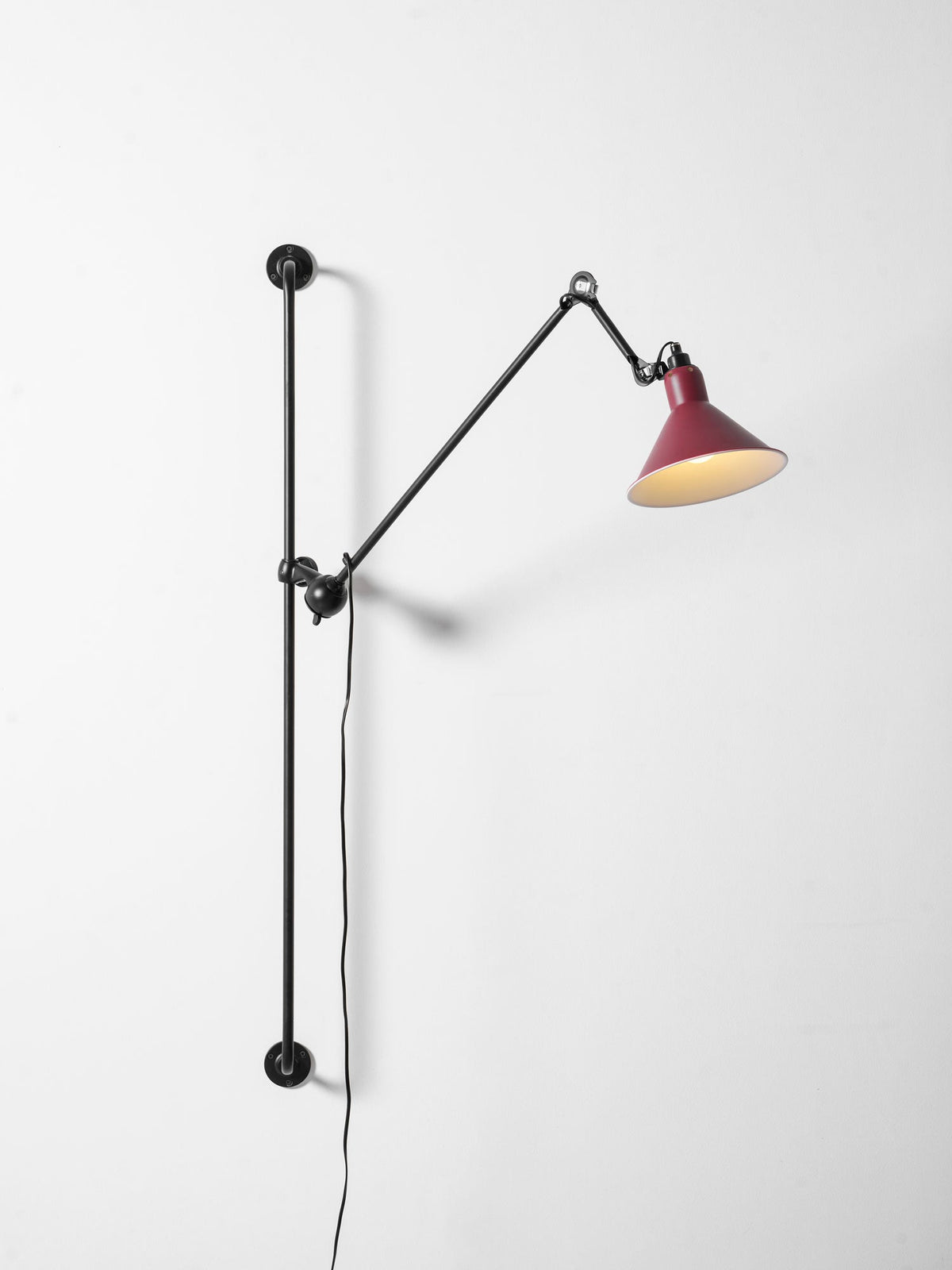 Support Frame Rocker Plug-In Wall Lamp — design detail 25