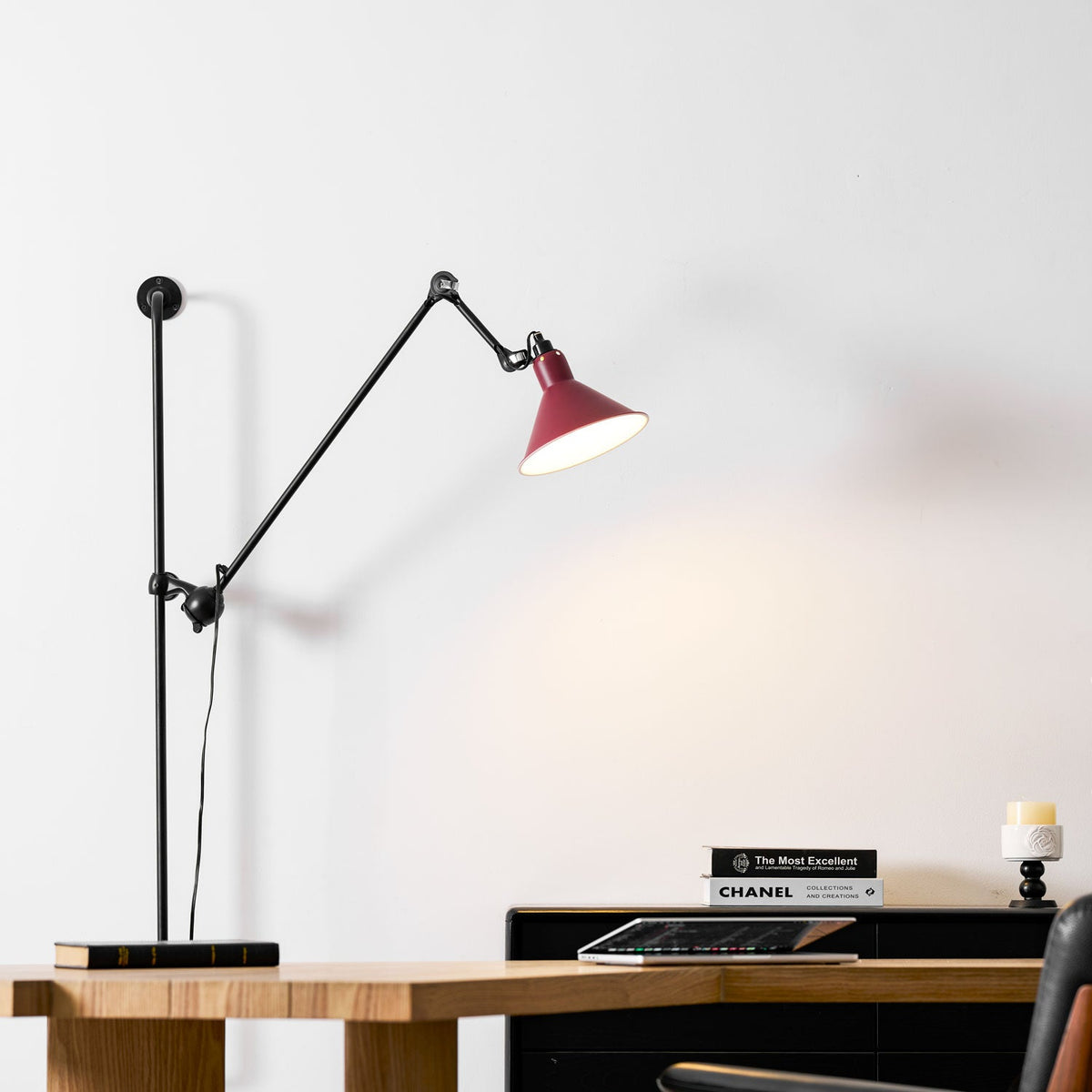 Support Frame Rocker Plug-In Wall Lamp — design detail 26