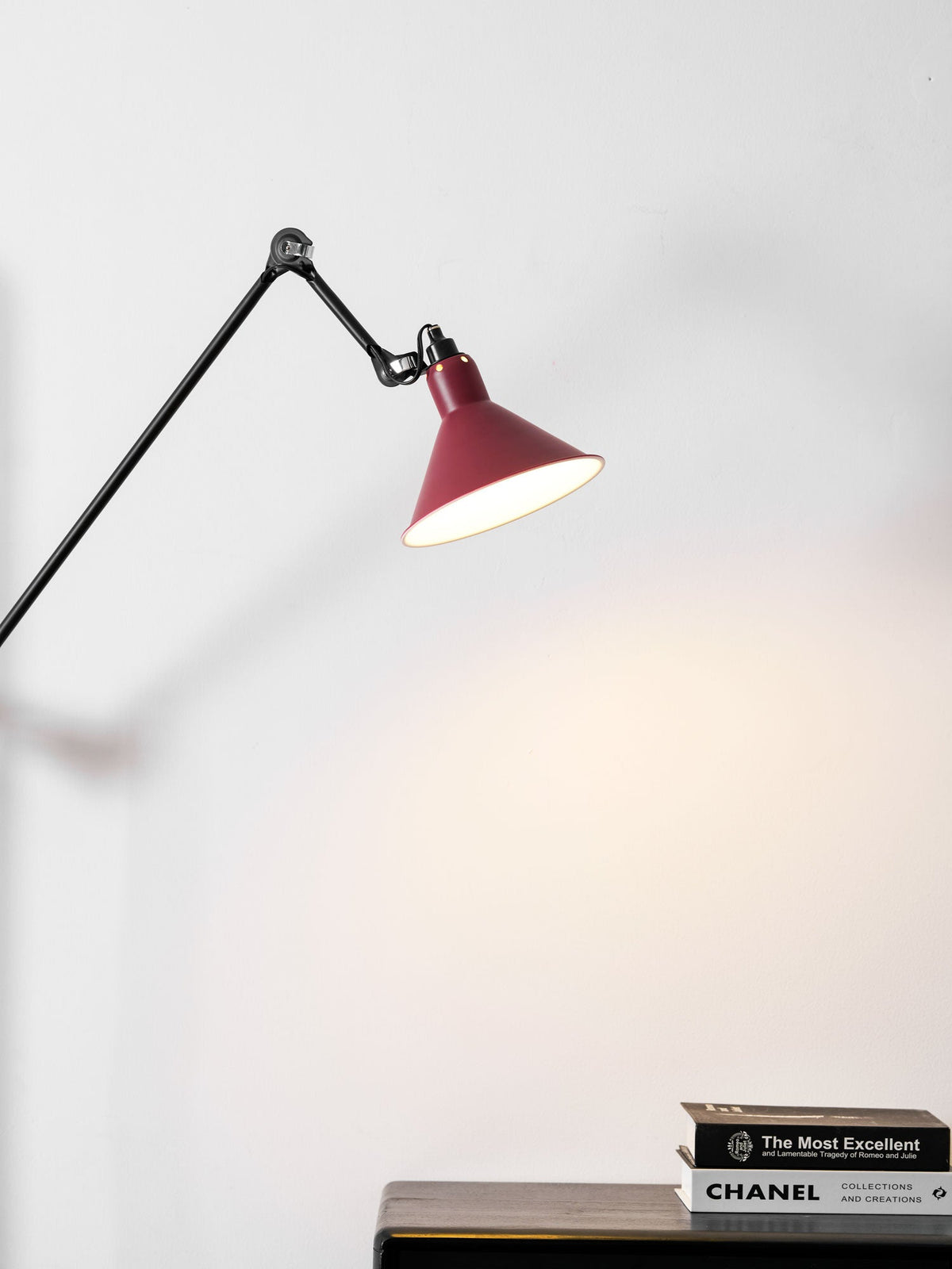 Support Frame Rocker Plug-In Wall Lamp — design detail 27
