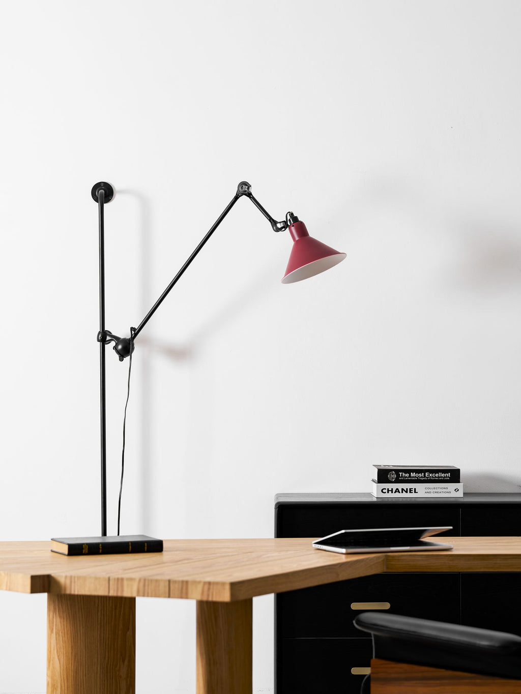Support Frame Rocker Plug-In Wall Lamp — design detail 31