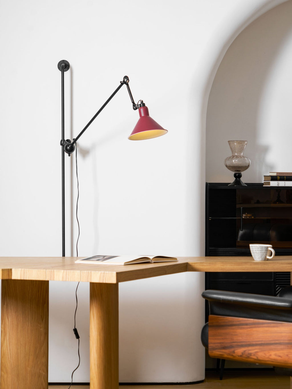 Support Frame Rocker Plug-In Wall Lamp — design detail 34