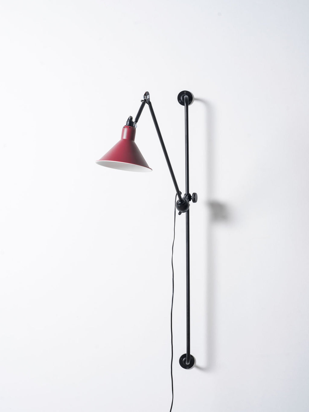 Support Frame Rocker Plug-In Wall Lamp — design detail 39