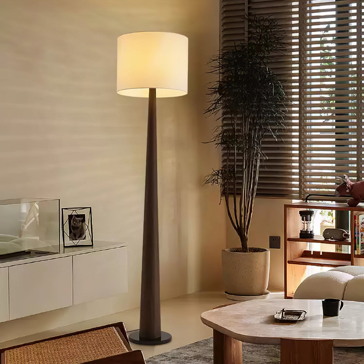 Zhanming Floor Lamp — product and interior detail 2